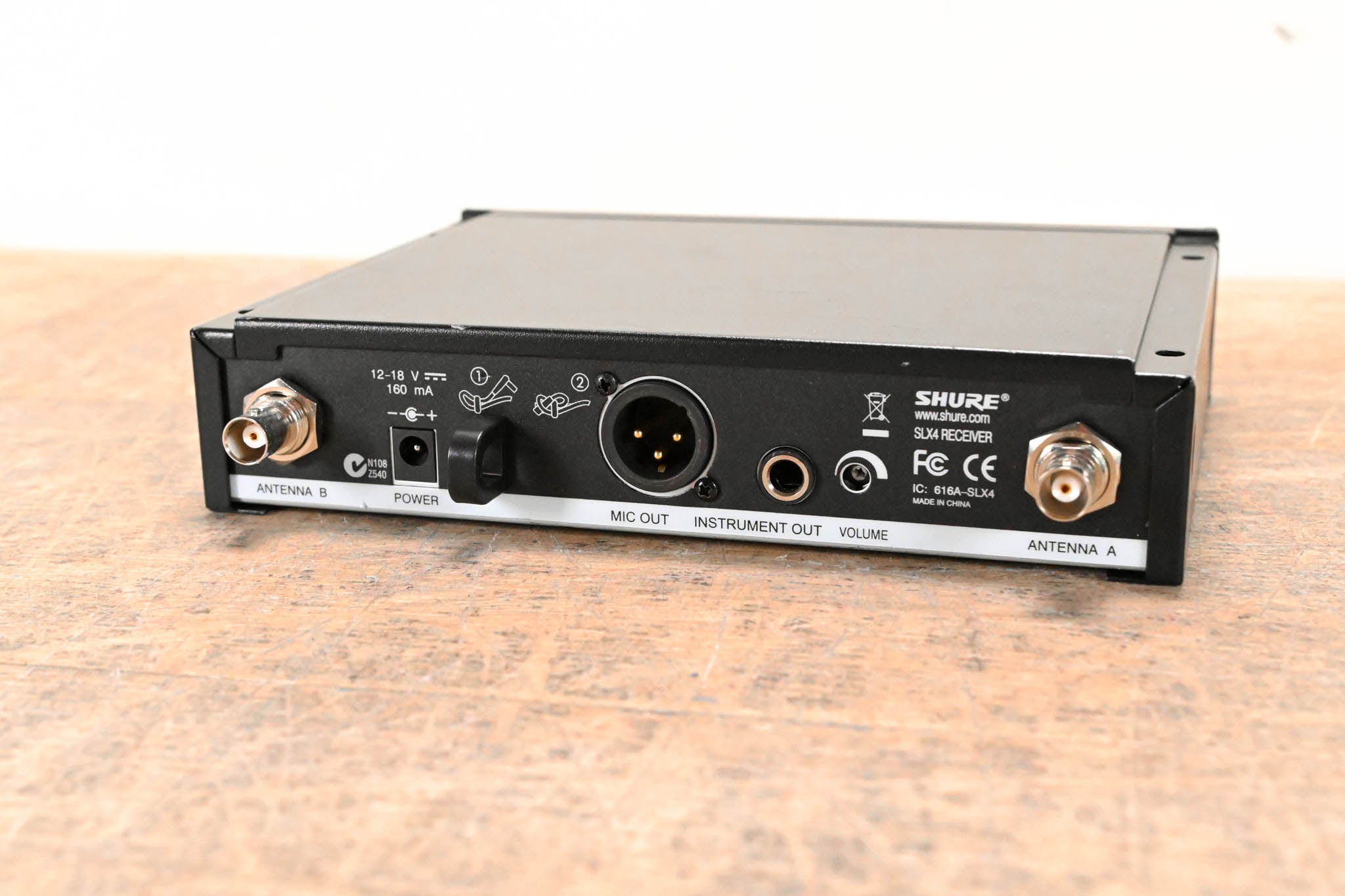 Shure SLX14 Bodypack Wireless System - G4 Band (NO POWER SUPPLY)