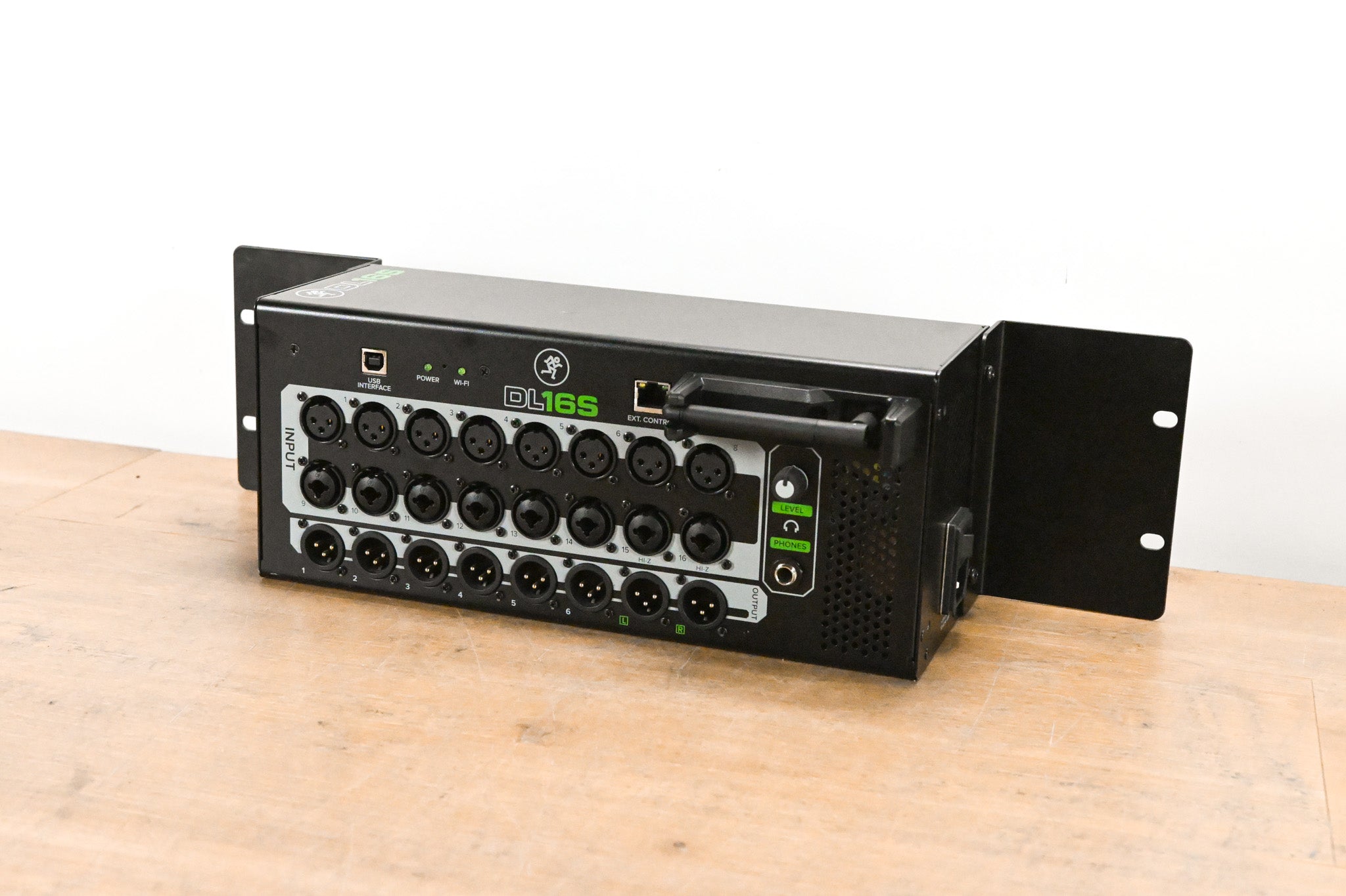 Mackie DL16S 16-Channel Rackmount Digital Mixer
