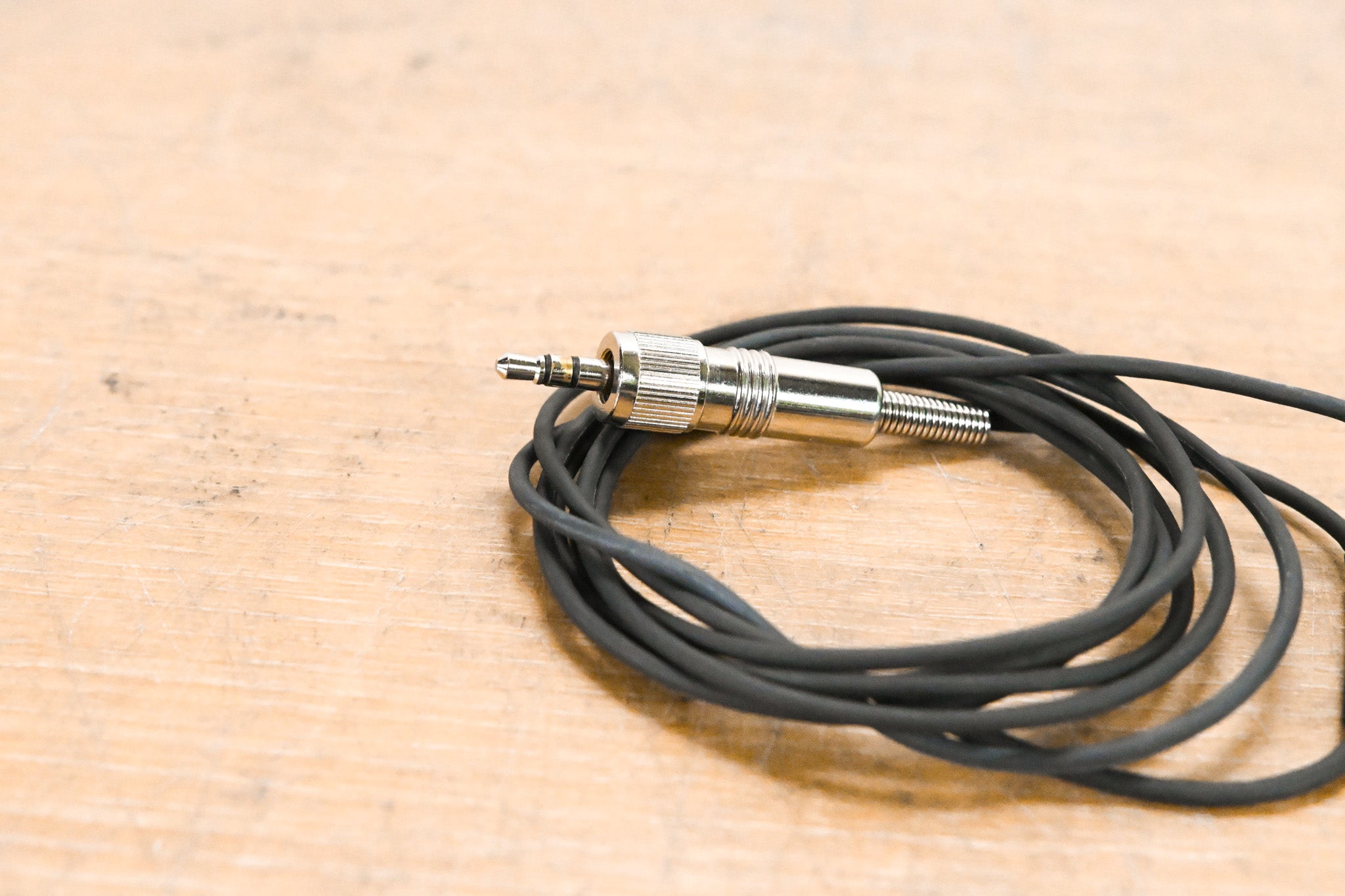 Sennheiser MKE 2 Lavalier Lapel Microphone w/ Locking 3.5mm Connector