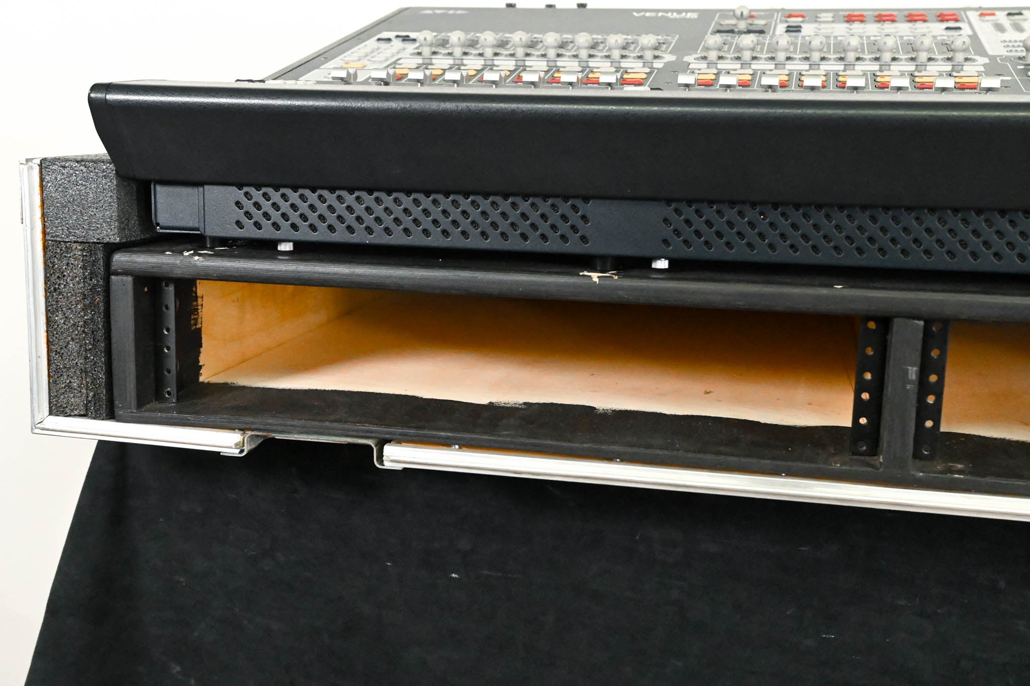 AVID VENUE SC48 Digital Audio Mixing Console with Road Case