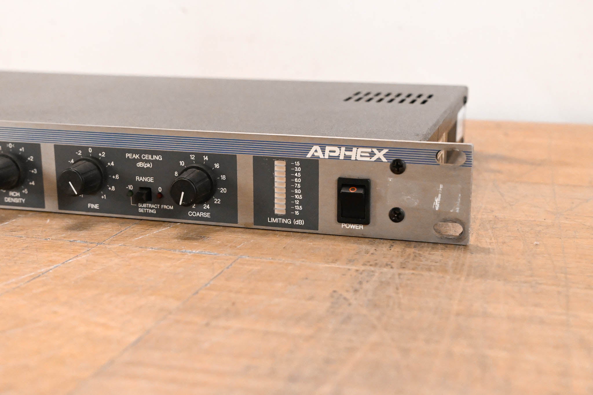 Aphex 720 DOMINATOR II Precision Multiband Peak Limiter