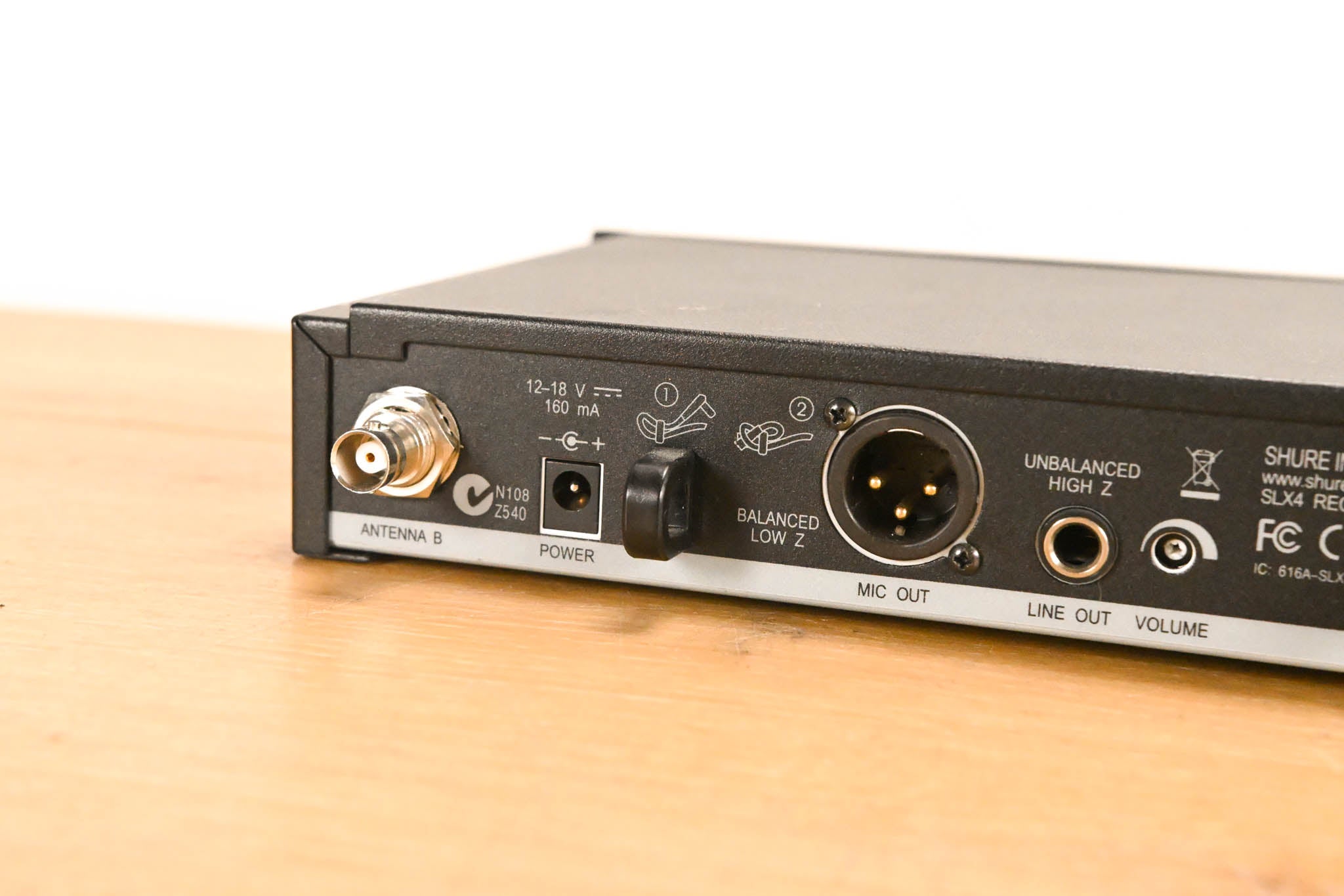 Shure SLX14 Bodypack Wireless System - J3 Band (NO POWER SUPPLY)