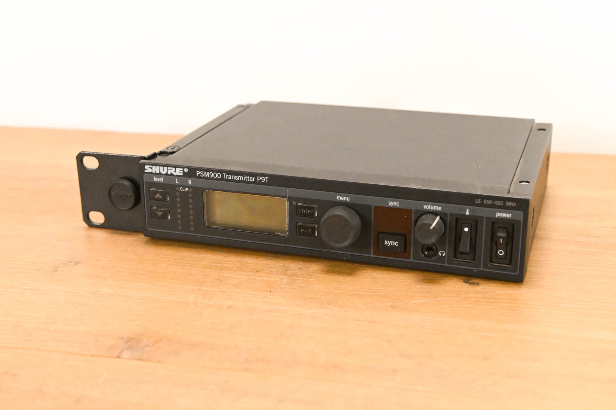 Shure PSM 900 Wireless IEM System L6 Band: 656-692 MHz (NO POWER SUPPLY)