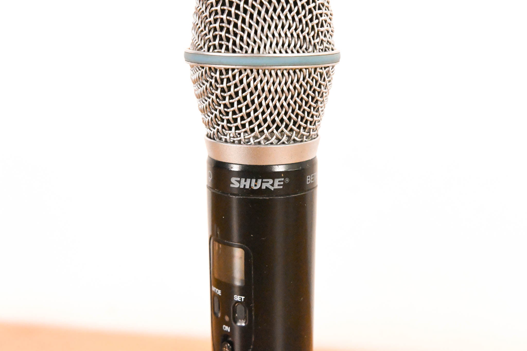 Shure ULXP24/BETA87A Handheld Wireless System - M1 Band NO POWER SUPPLY