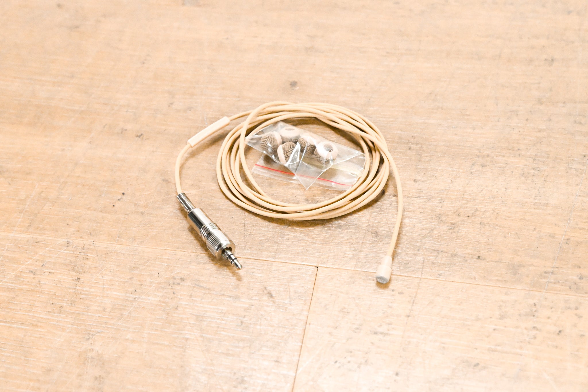 Sennheiser MKE 2 Lavalier Lapel Mic w/ Locking 3.5mm Connector - Beige