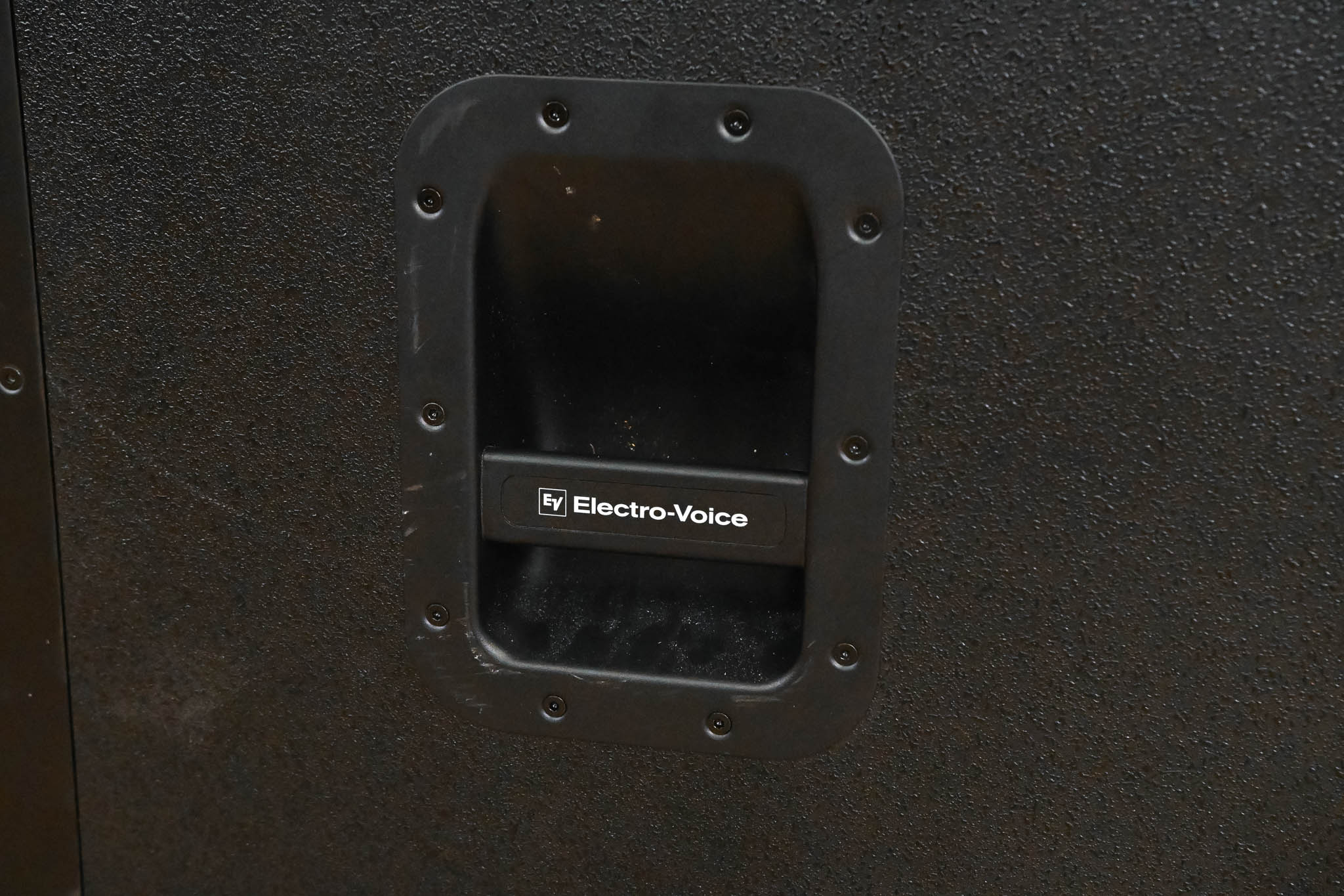 Electro-Voice (EV) ELX118 18" Passive Subwoofer