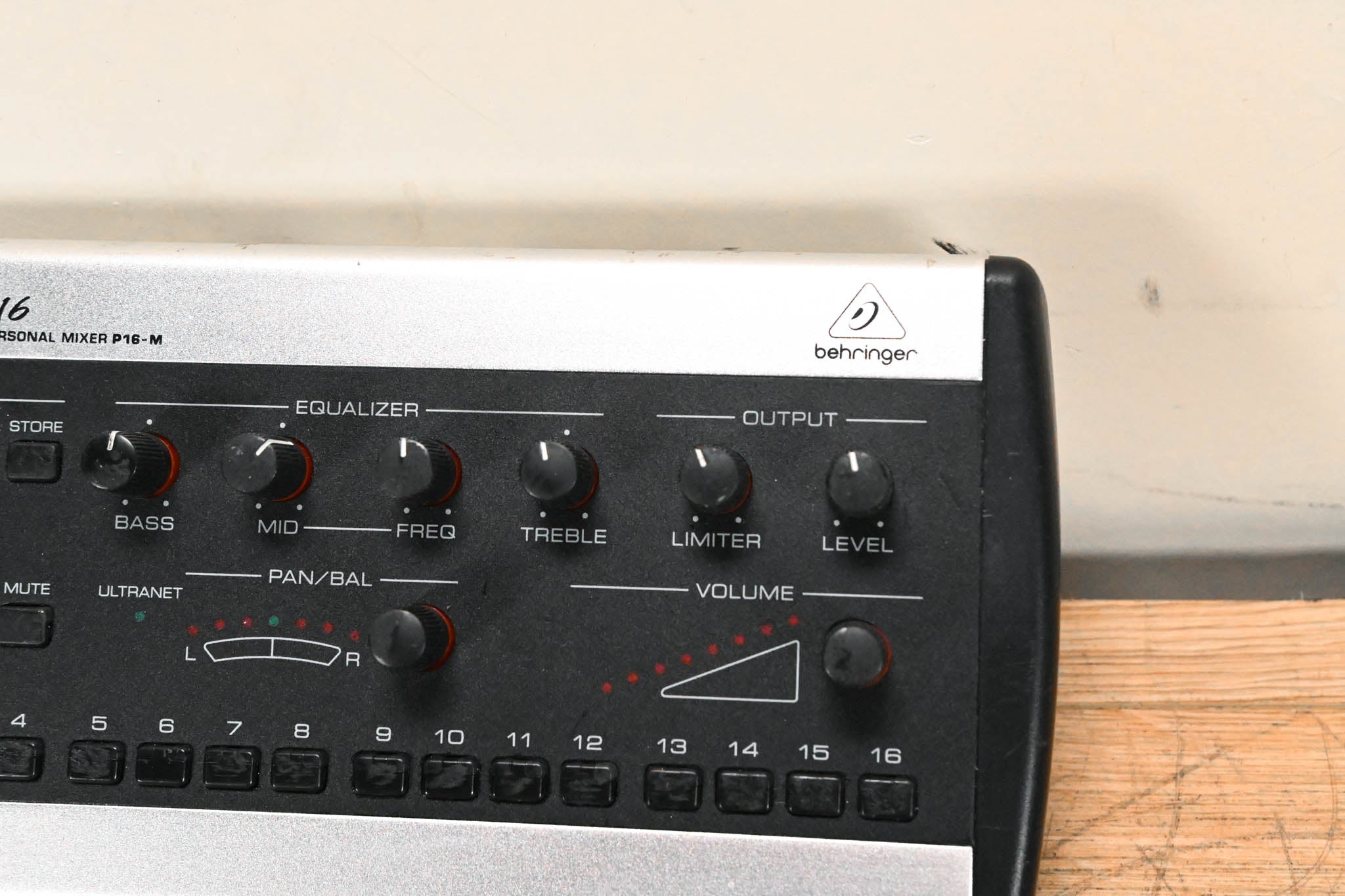 Behringer Powerplay P16-M 16-Channel Digital Personal Mixer