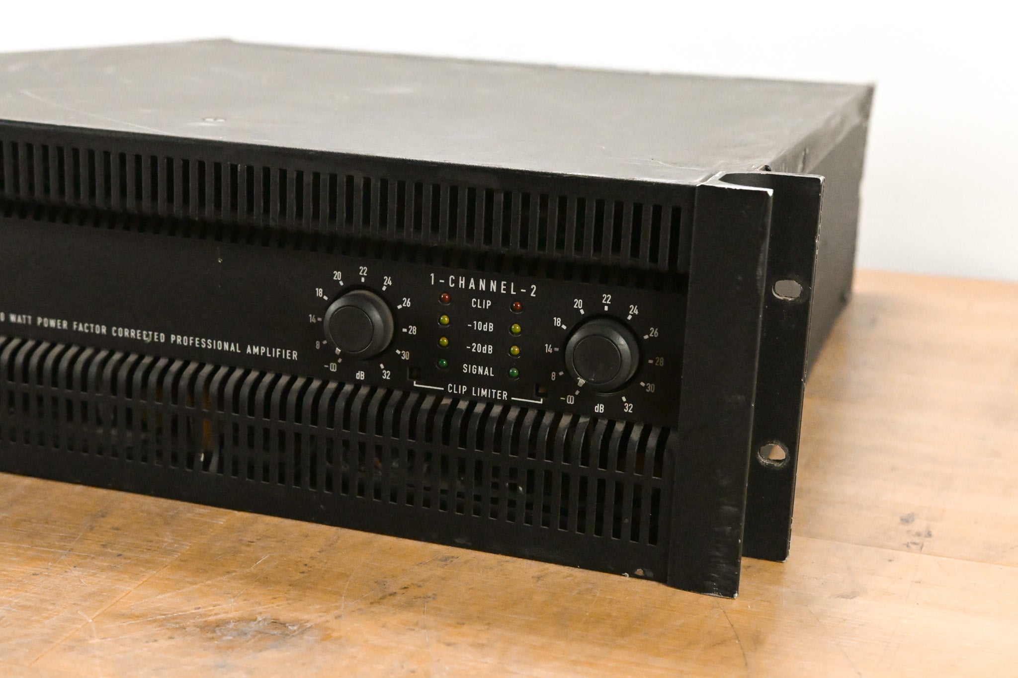 QSC PowerLight 9.0 PFC Power Factor Corrected 2-Channel Power Amplifier