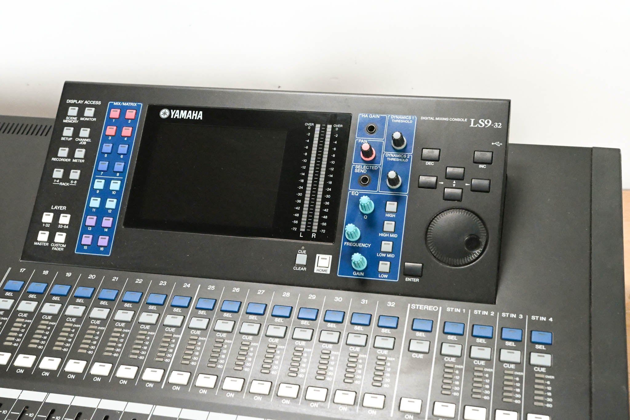 Yamaha LS9-32 32-Input Digital Mixing Console