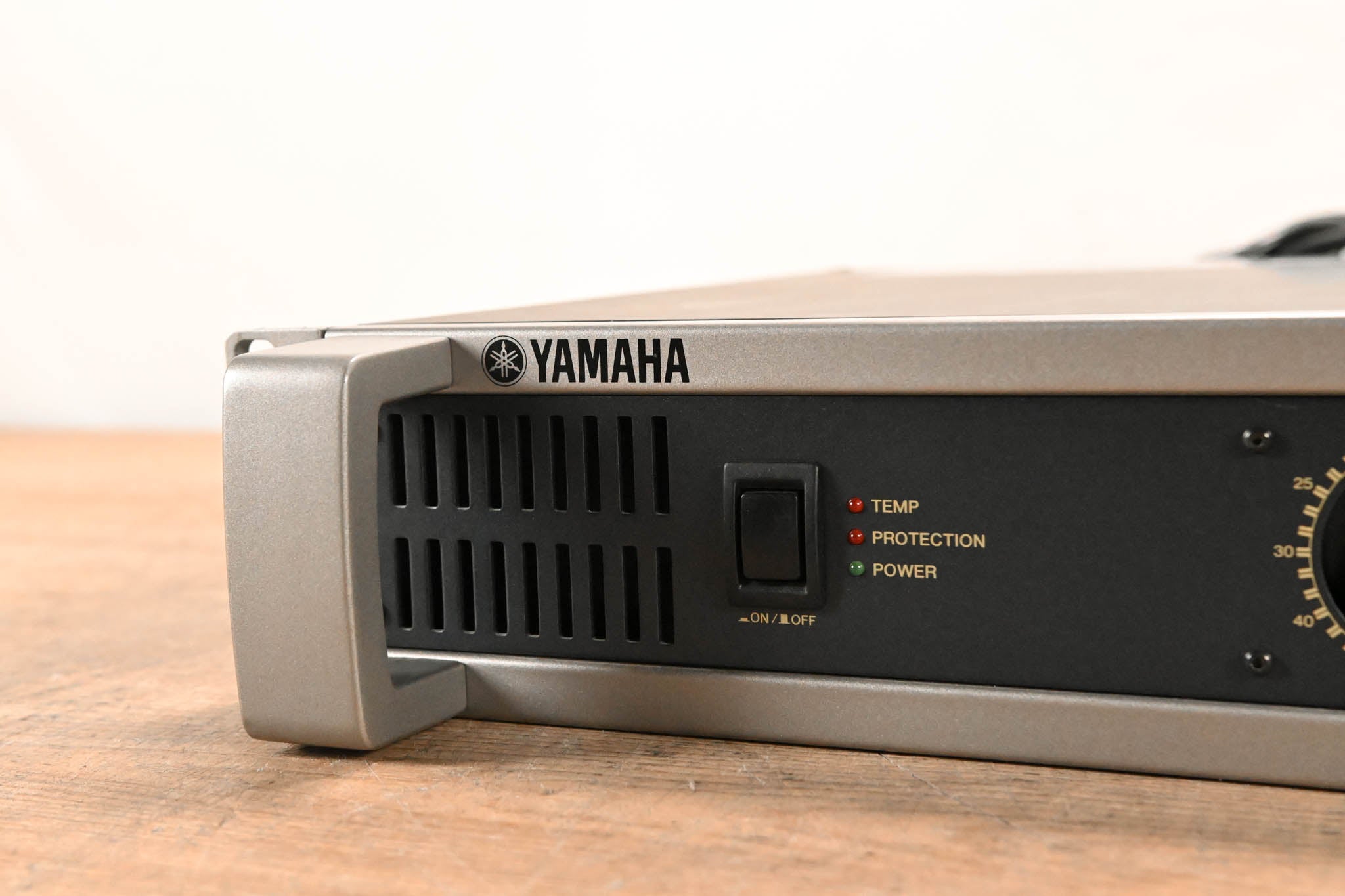 Yamaha P2500S 2-Channel Power Amplifier