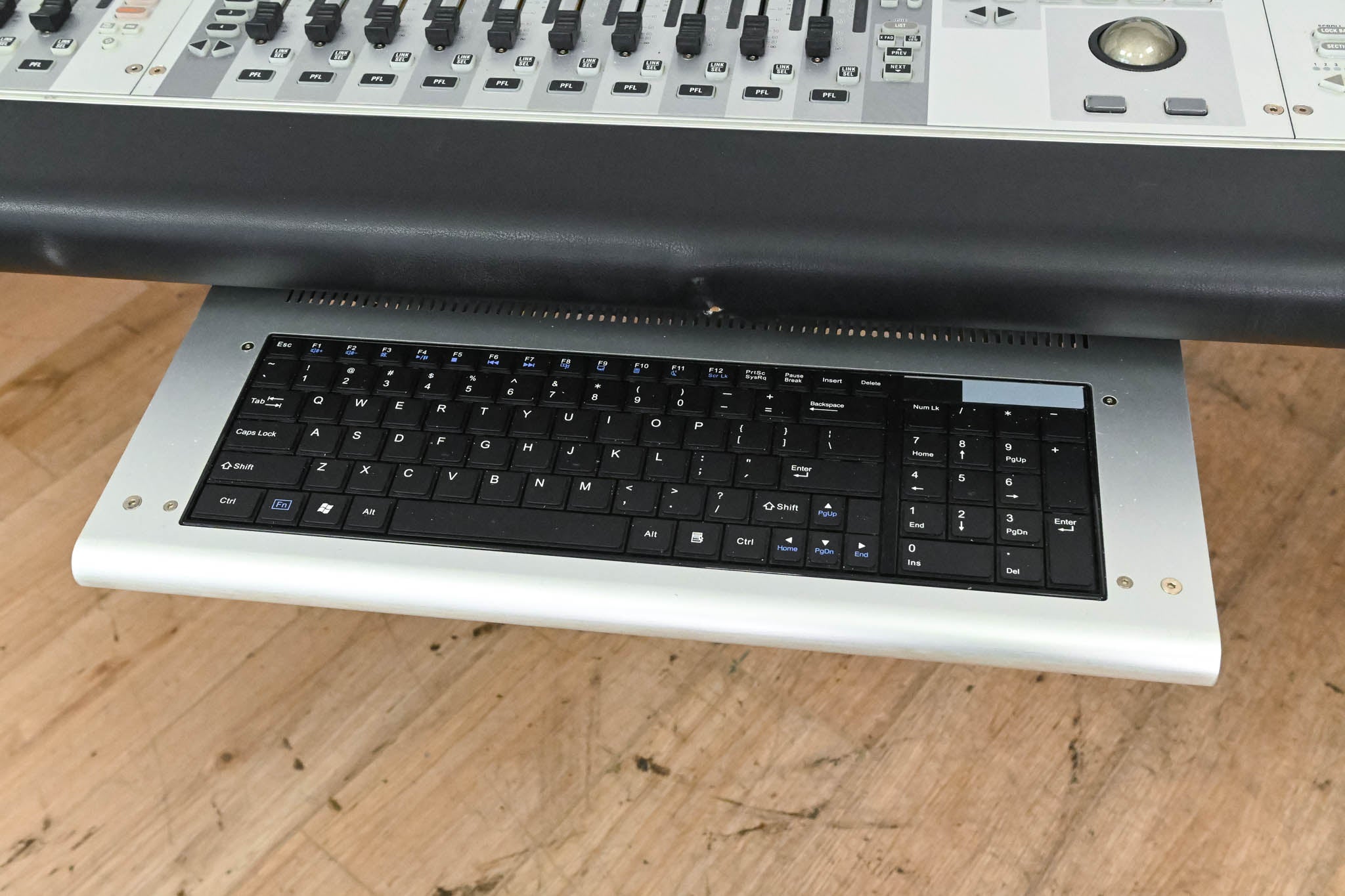 Studer Vista 9 M2 QS Digital Audio Mixing Console