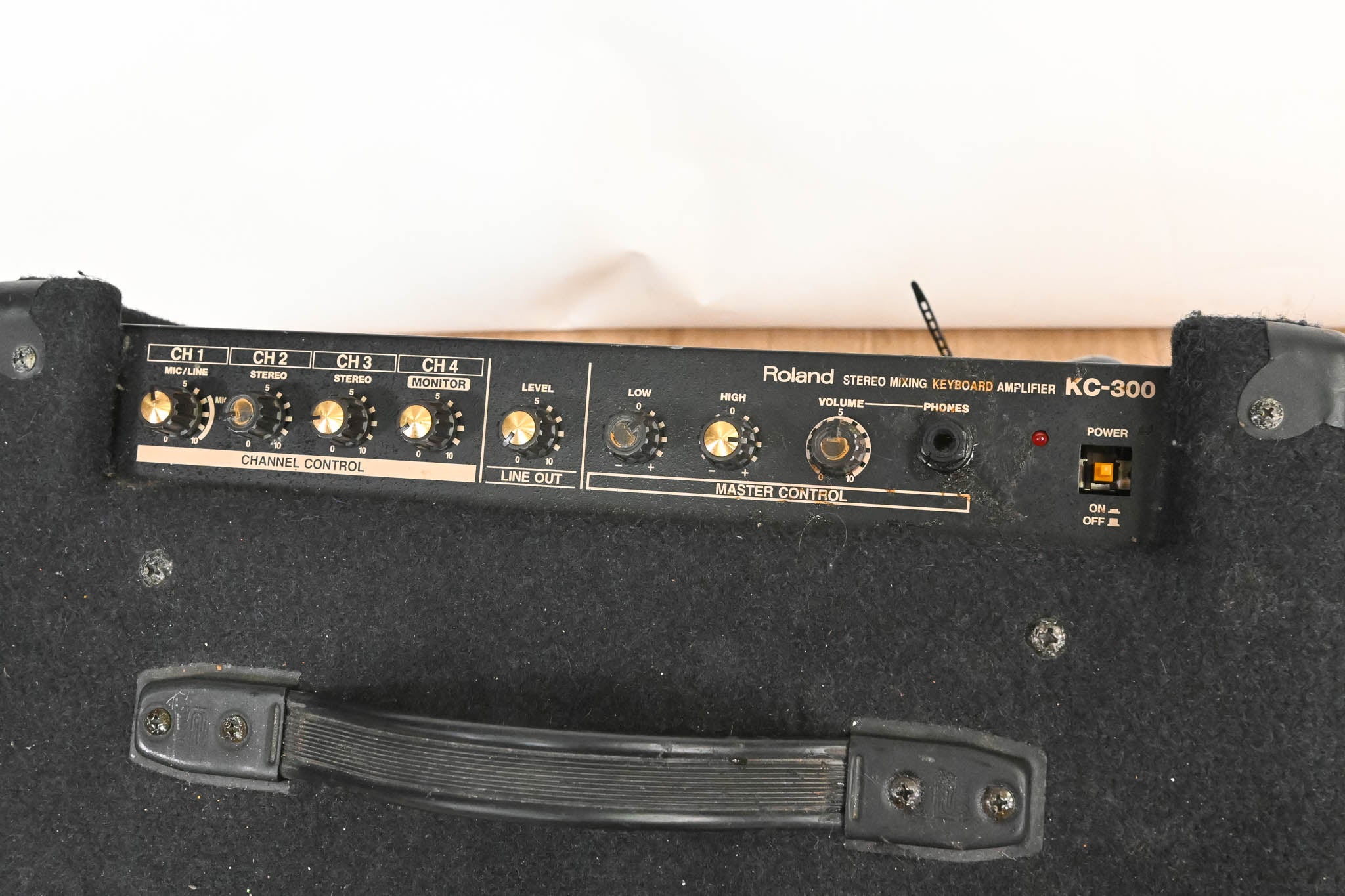 Roland KC-300 4-Channel 100-Watt 1x12" Keyboard Amplifier
