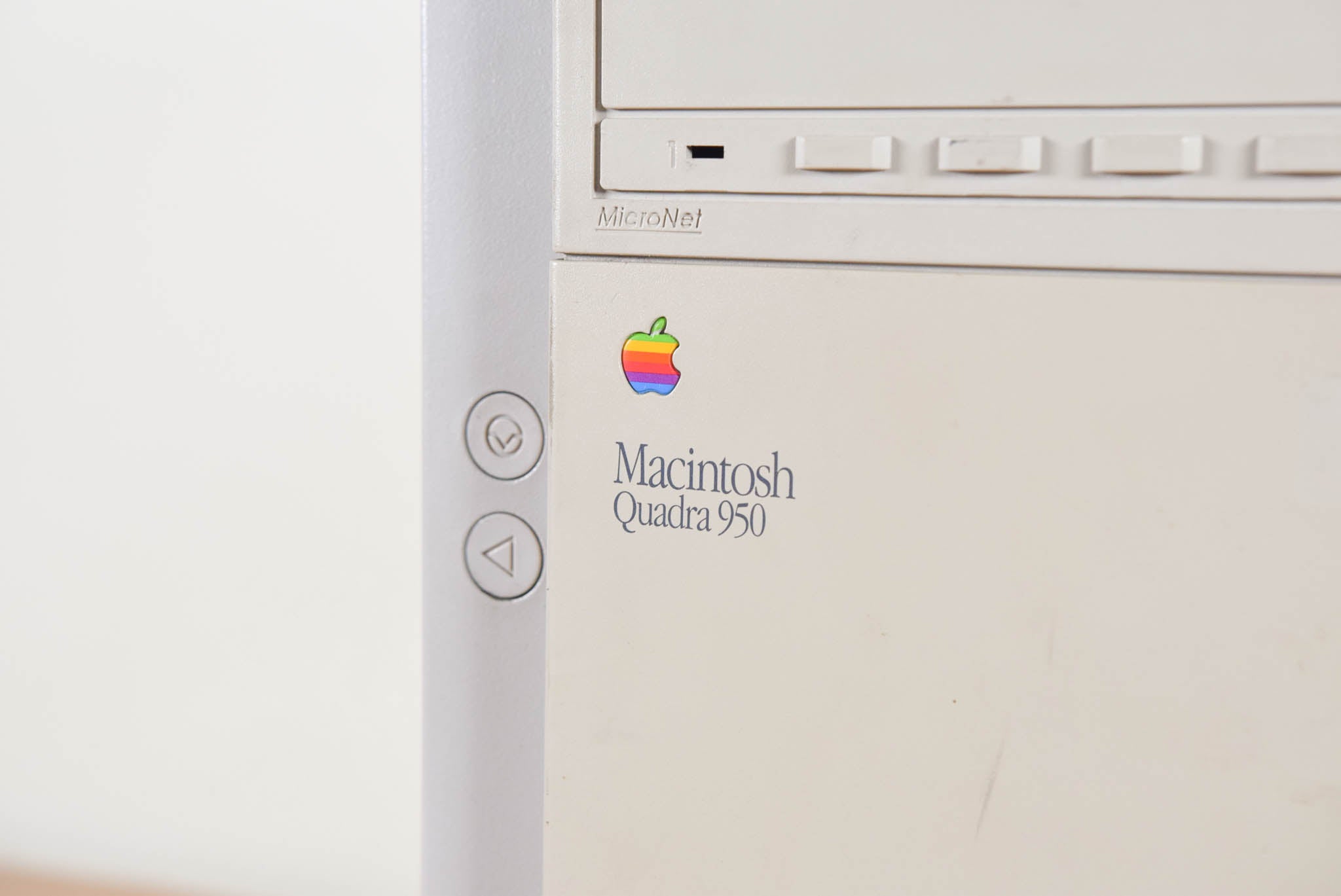 Apple Macintosh Quadra 950 Personal Computer