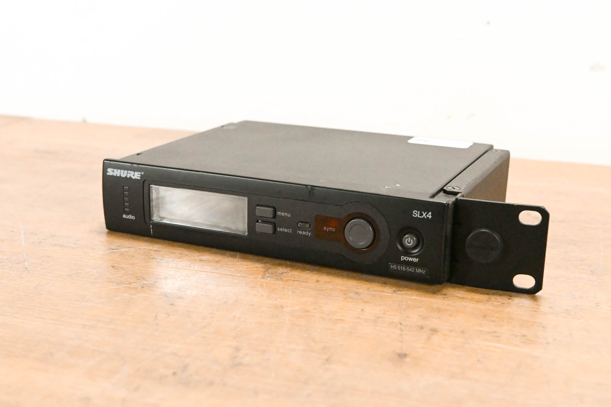 Shure SLX4 Wireless Receiver - H5 Band: 518-542 MHz (NO POWER SUPPLY)