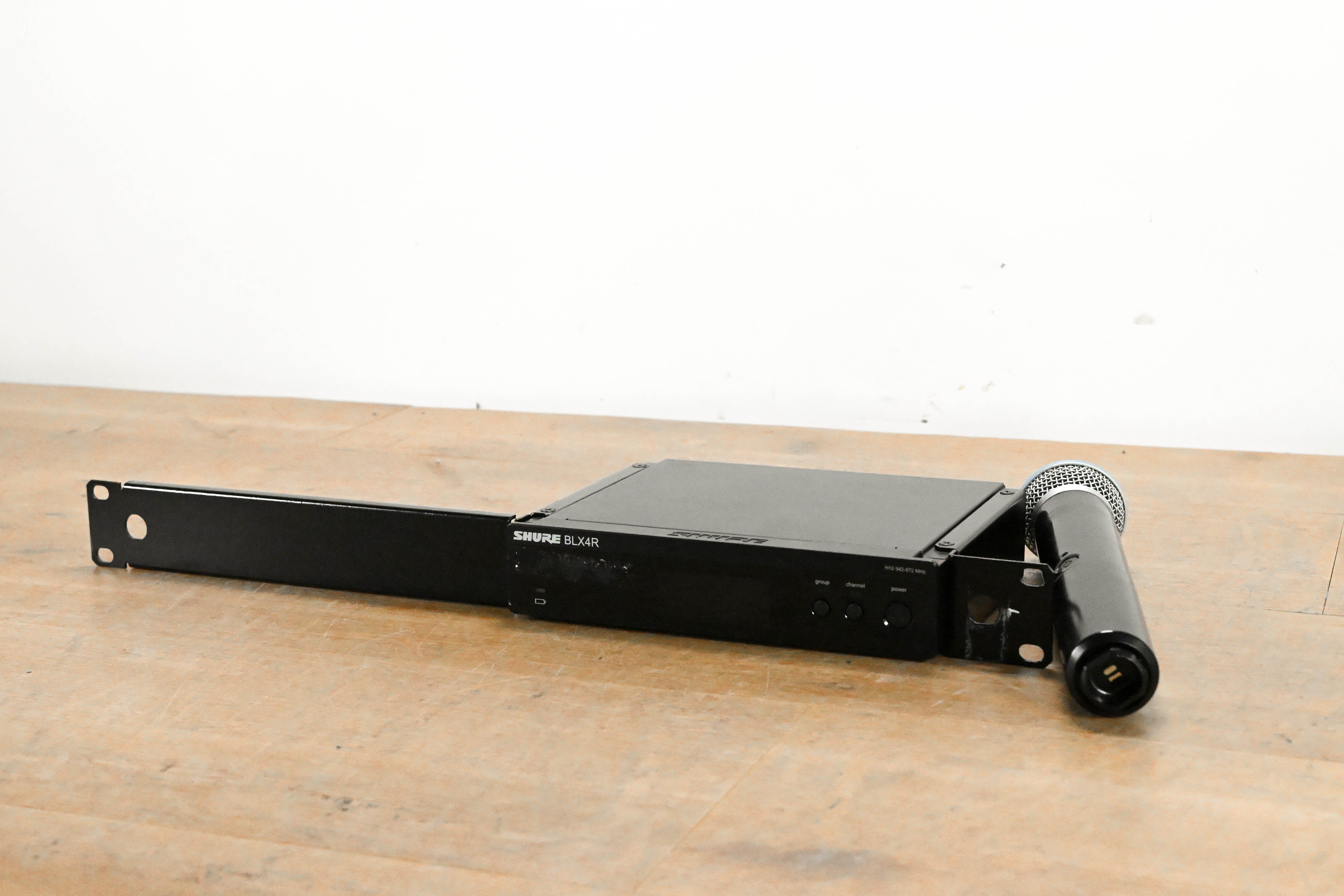 Shure BLX24R/B58 Handheld Wireless System - H10 Band (NO POWER SUPPLY)