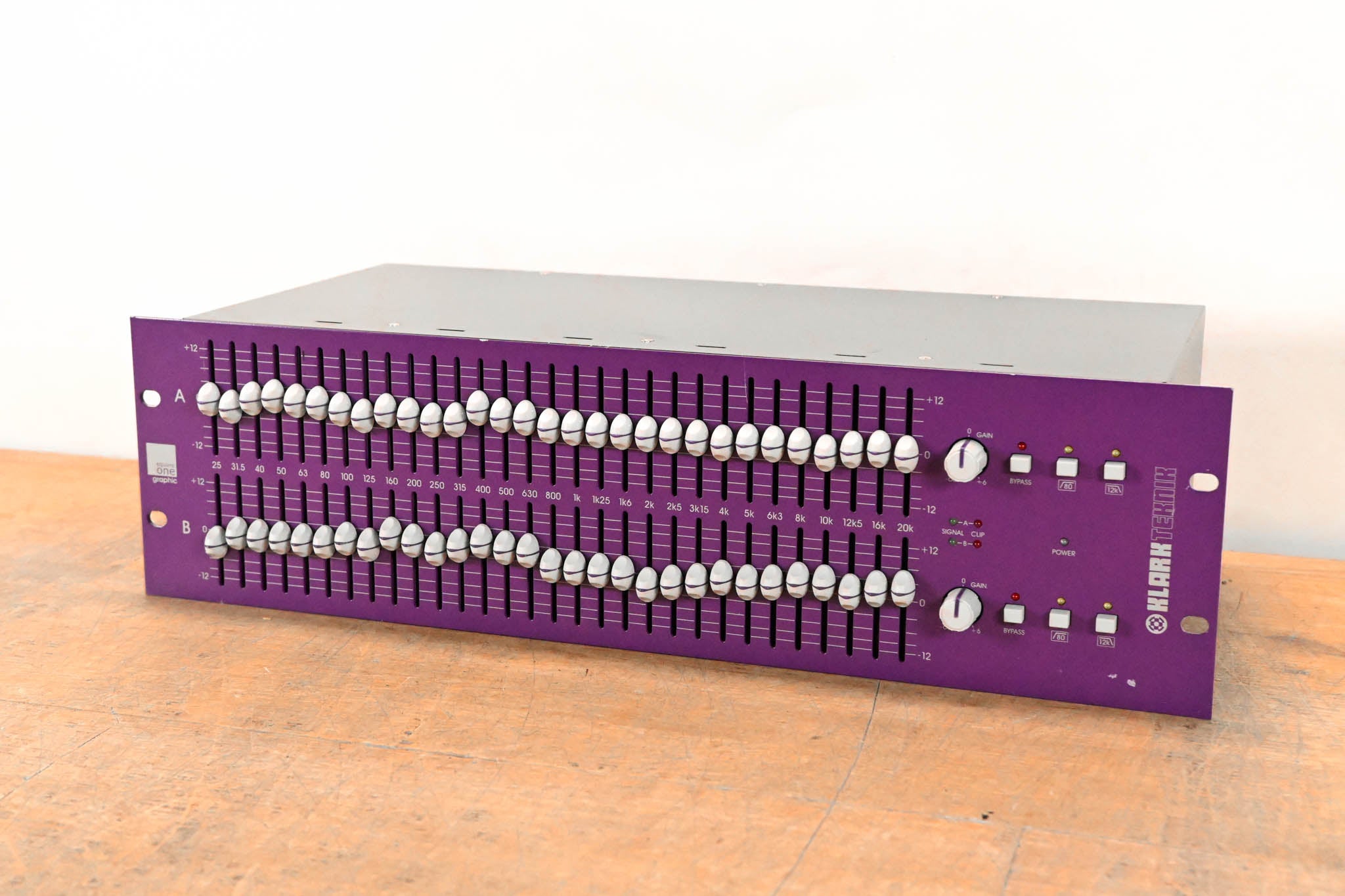 Klark Teknik SQ1G Square ONE Graphic 2-Channel 30-Band Graphic Equalizer