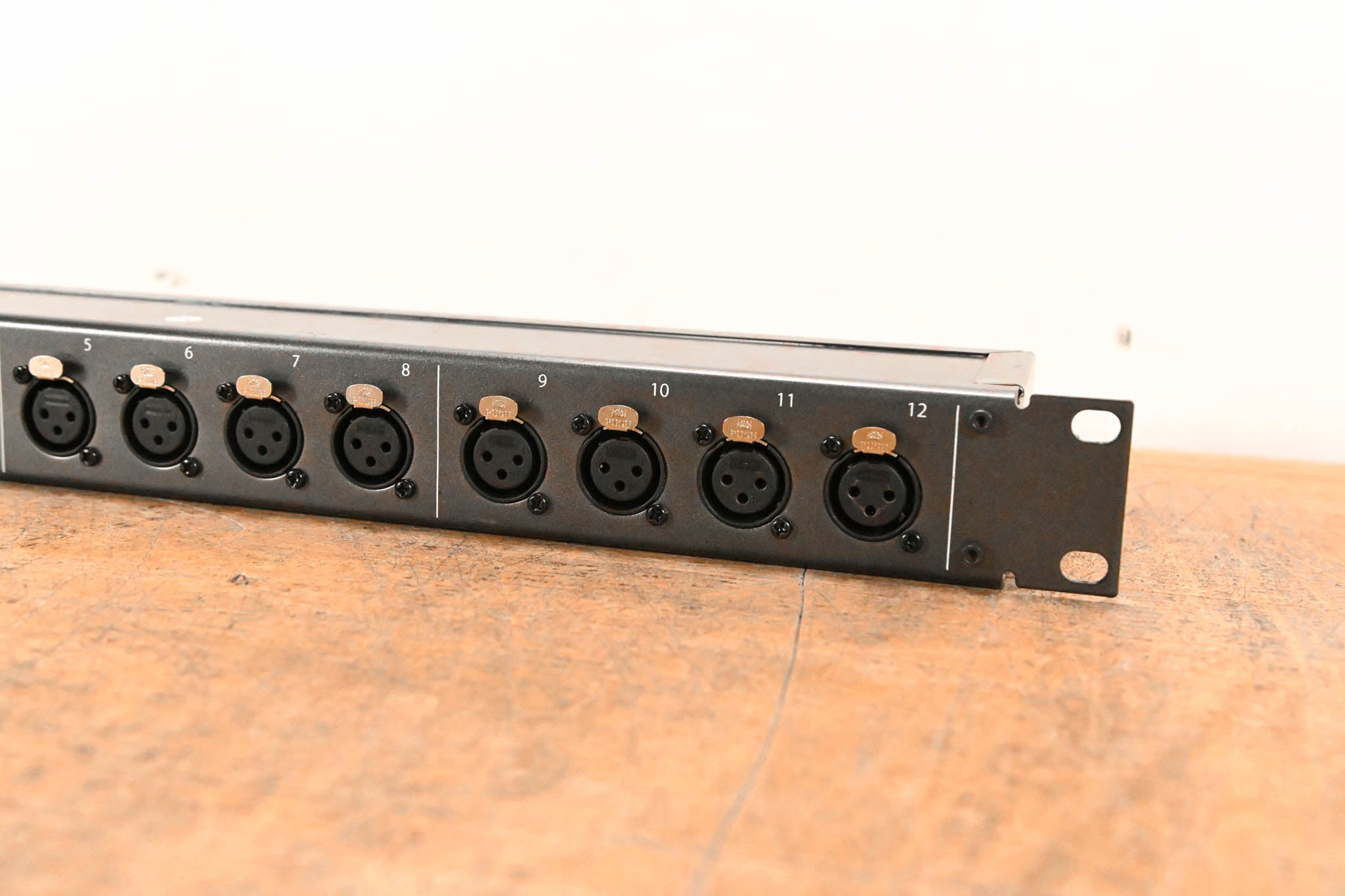 Hosa PDR-369 XLR3F to XLR3M Patch Bay