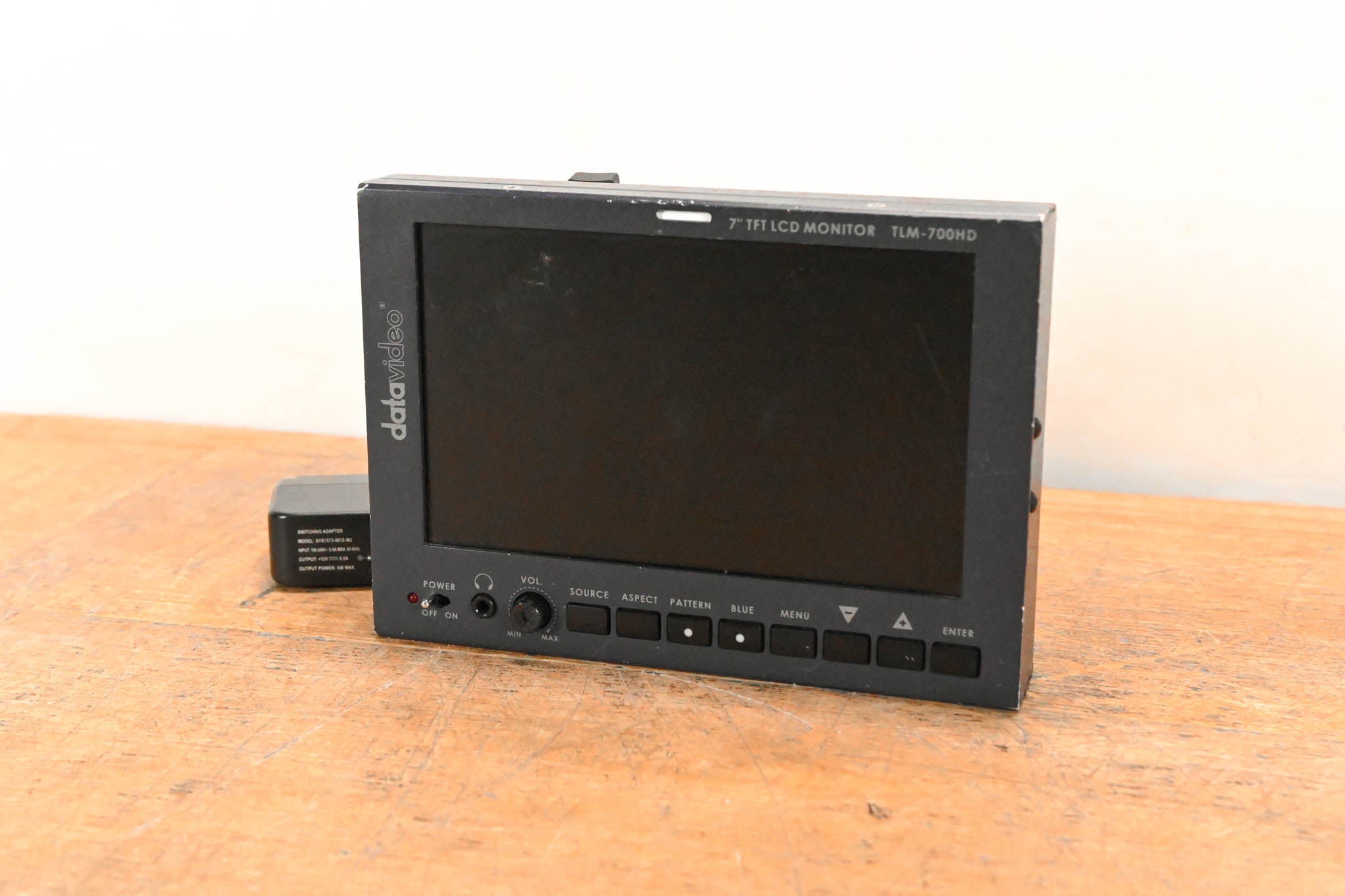 Datavideo TLM-700HD 7" HD/SD TFT LCD Monitor w/ V-Mount Battery Adapter