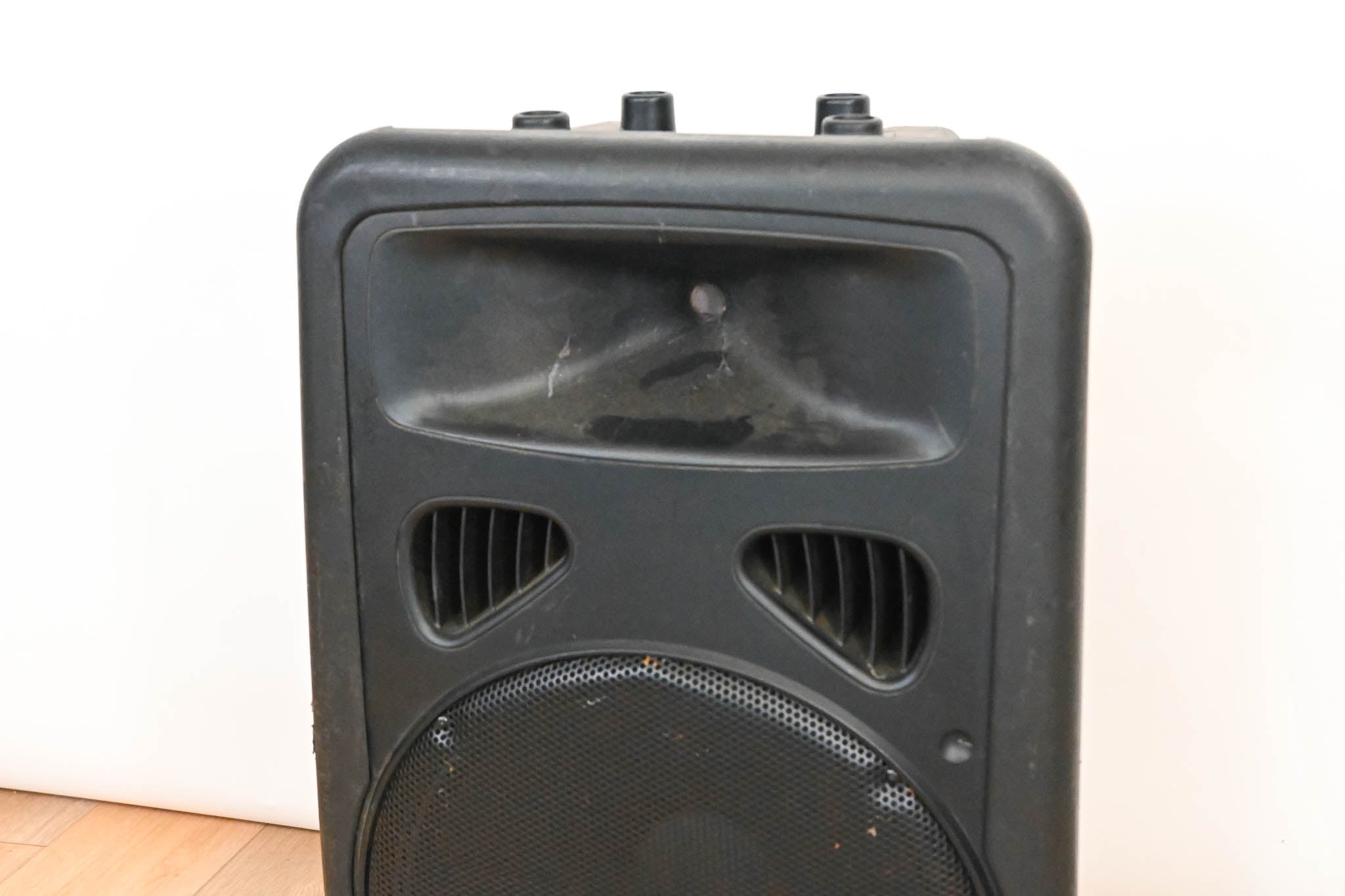 JBL EON15 G2 Two-Way 15-inch Powered Speaker