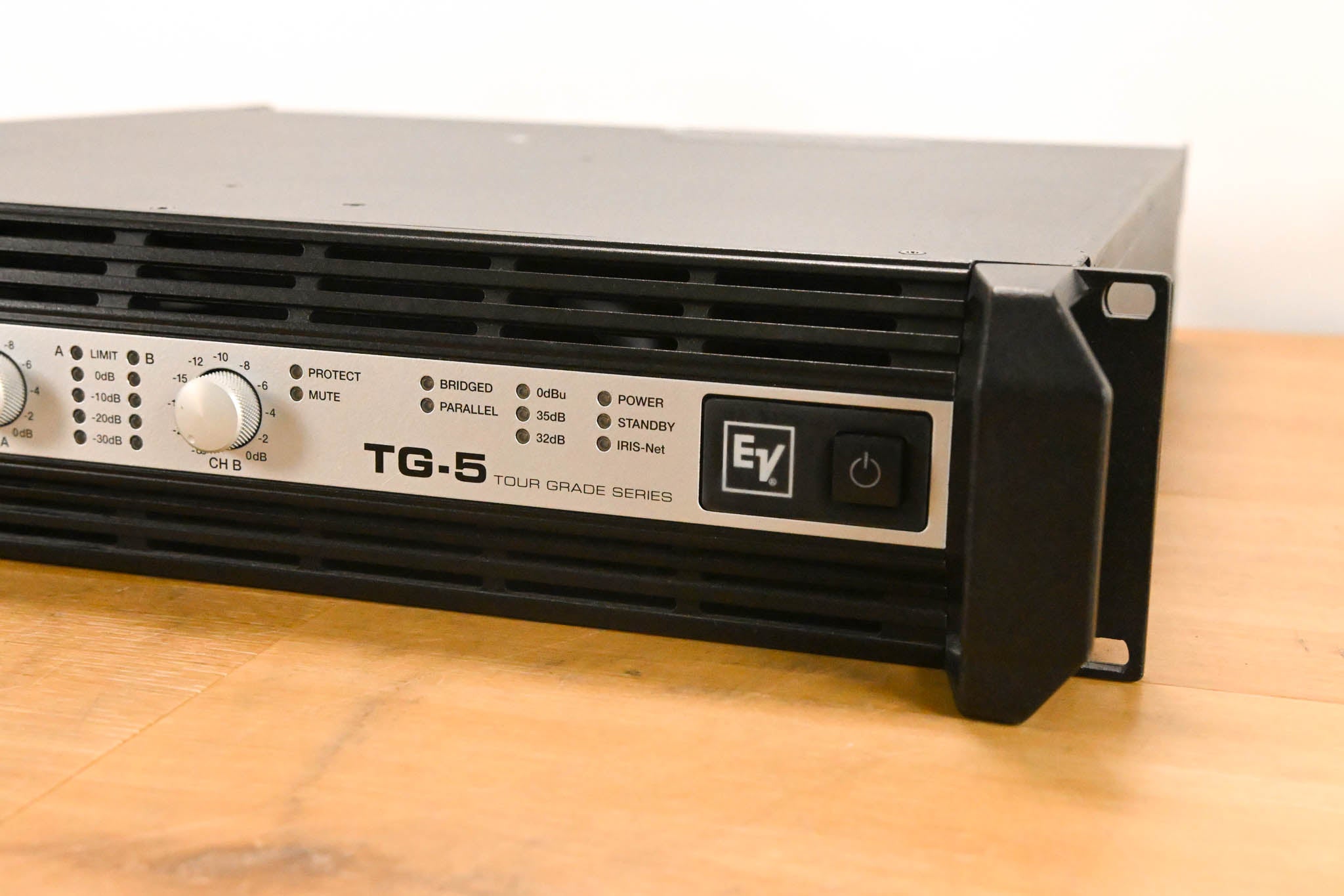Electro-Voice (EV) TG-5 120V 2-Channel Tour Grade Power Amplifier