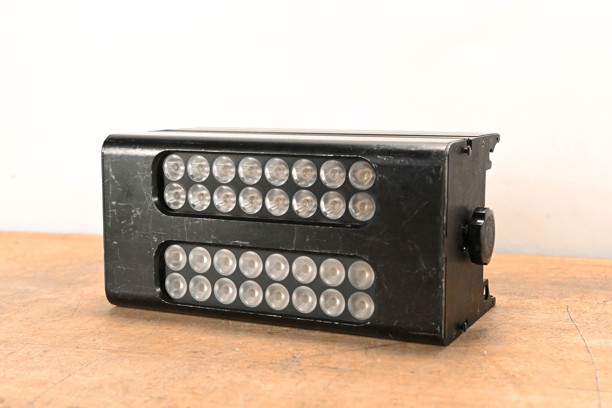 Chroma-Q CHCS2 Color Split LED Fixture