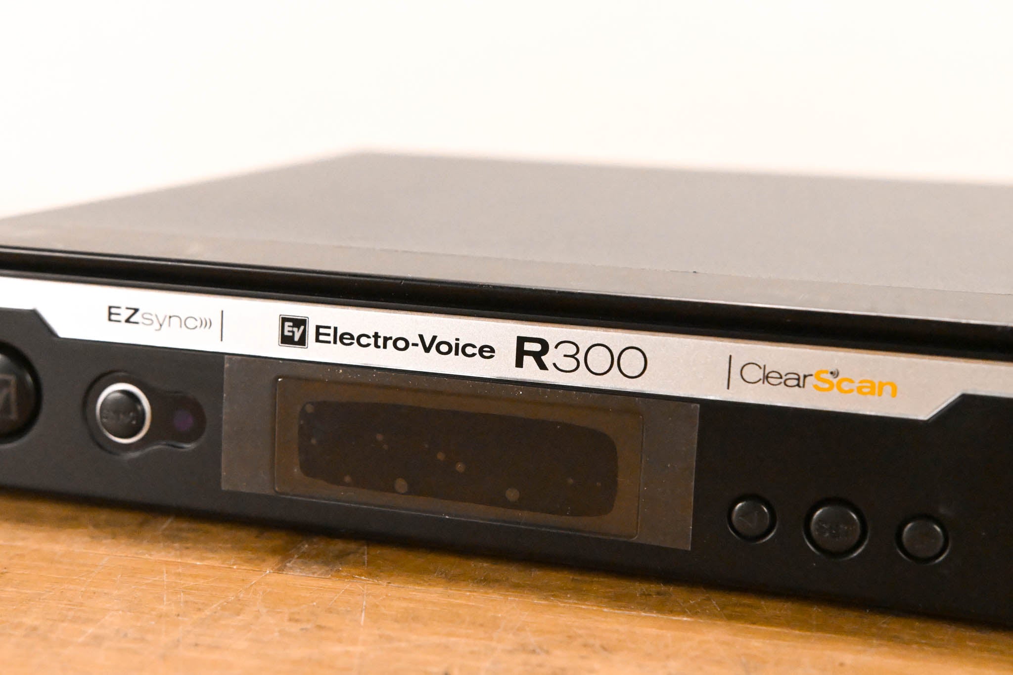 Electro-Voice (EV) R-300 Receiver w/ BP-300 Bodypack - Band C (NO PSU)