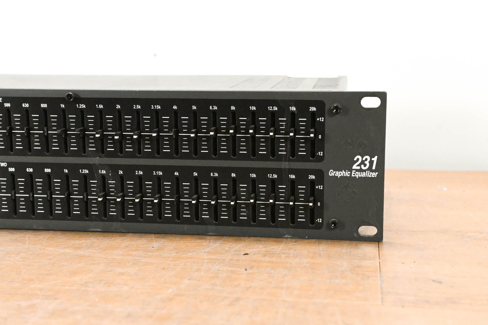 dbx 231 Dual-Channel 31-Band Graphic Equalizer
