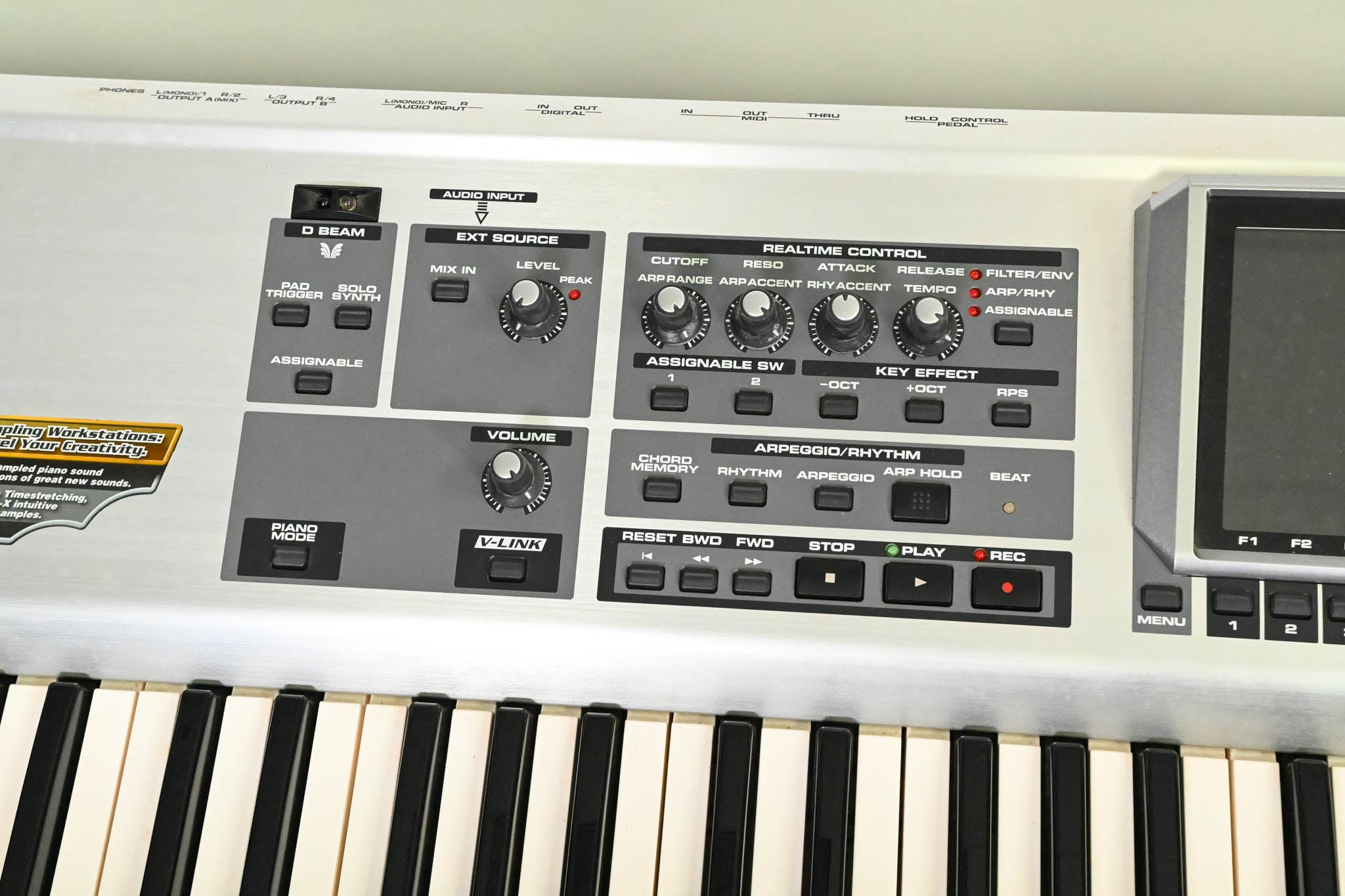 Roland Fantom-X7 76-Key Keyboard Workstation with Gator Case