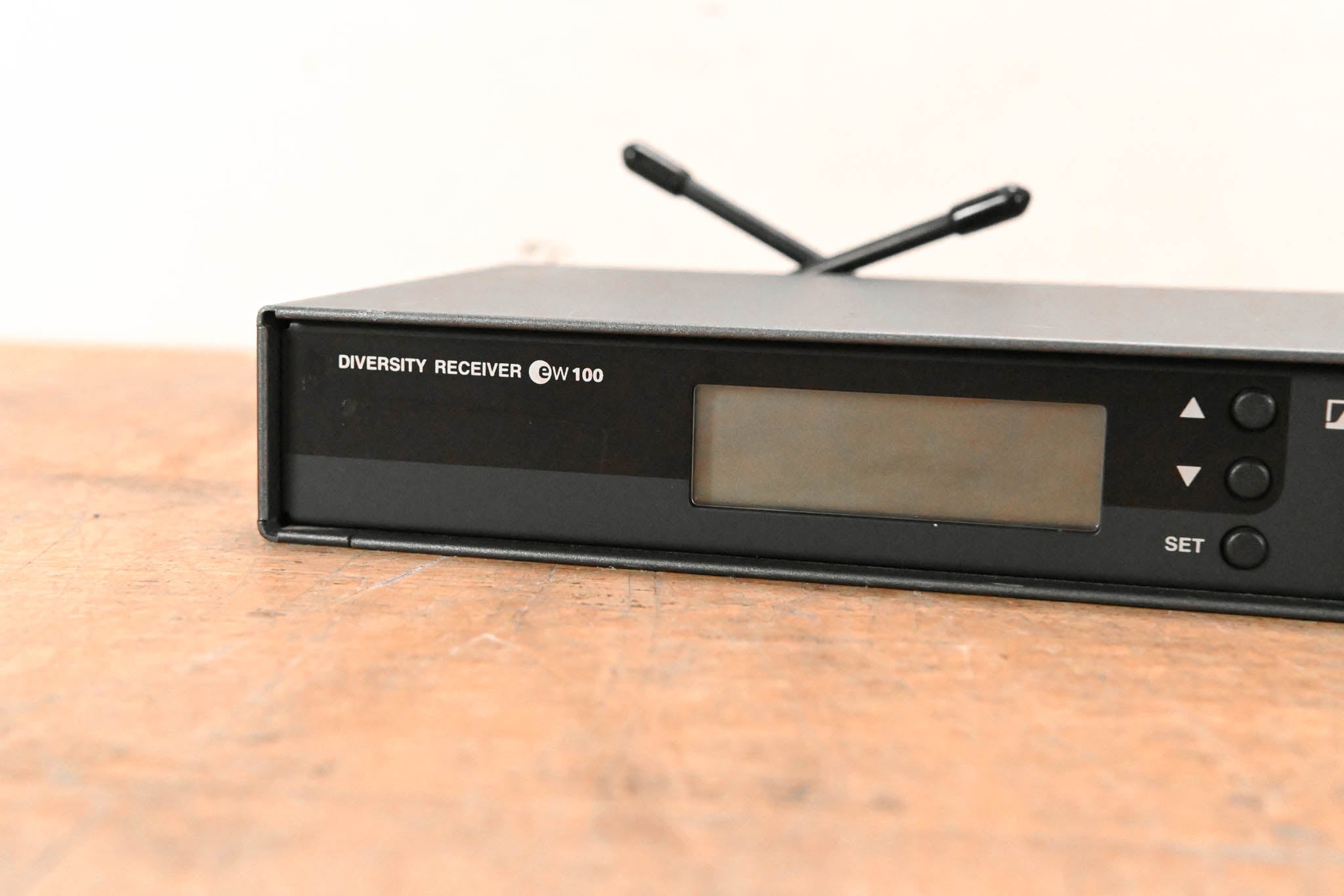 Sennheiser EM 100 Wireless Receiver - 518-550 MHz (NO POWER SUPPLY)