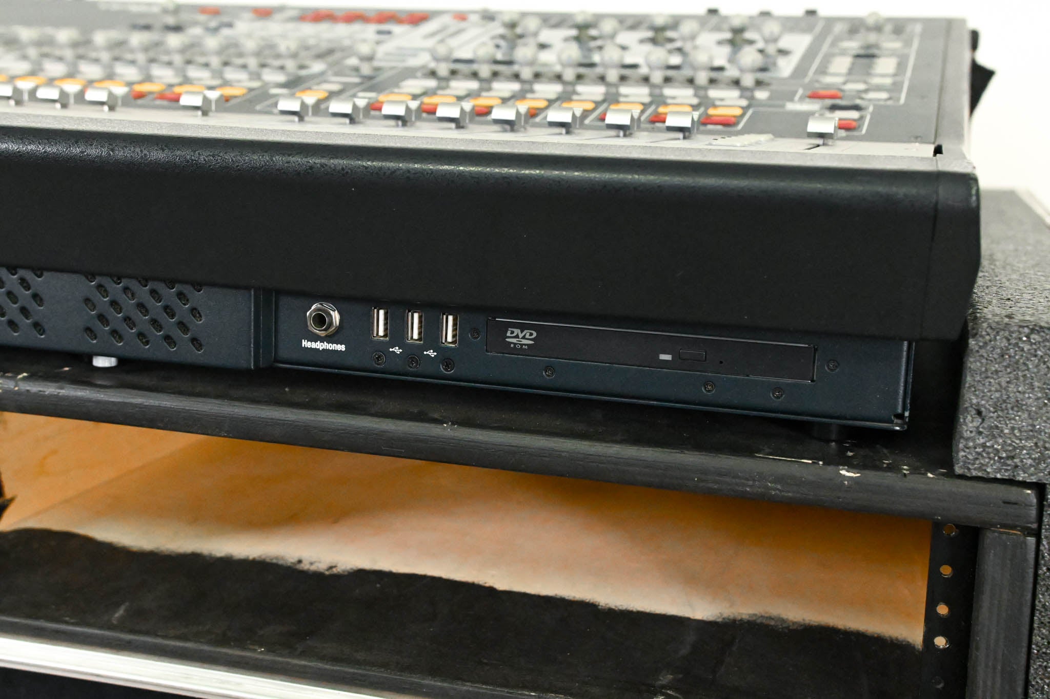 AVID VENUE SC48 Digital Audio Mixing Console with Road Case