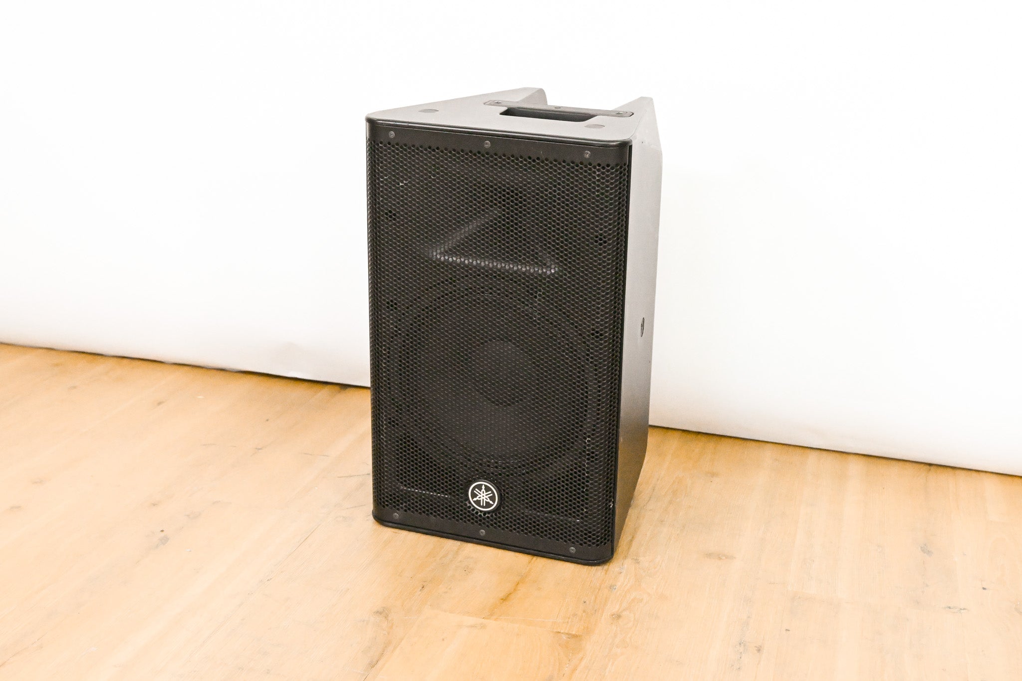 Yamaha DXR10mkII 10" 1,100W Powered PA Speaker