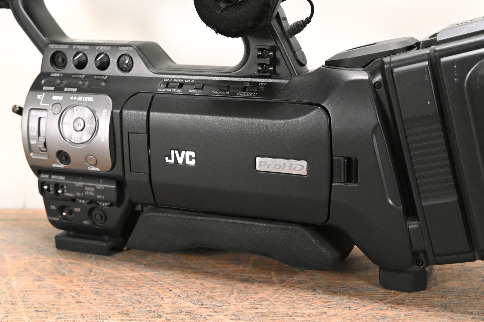 JVC GY-HM790CHU ProHD ENG / Studio Camera