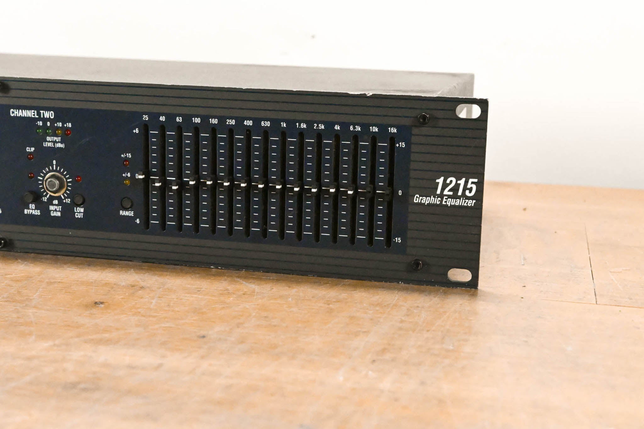 dbx 1215 Dual-Channel 15-Band Equalizer