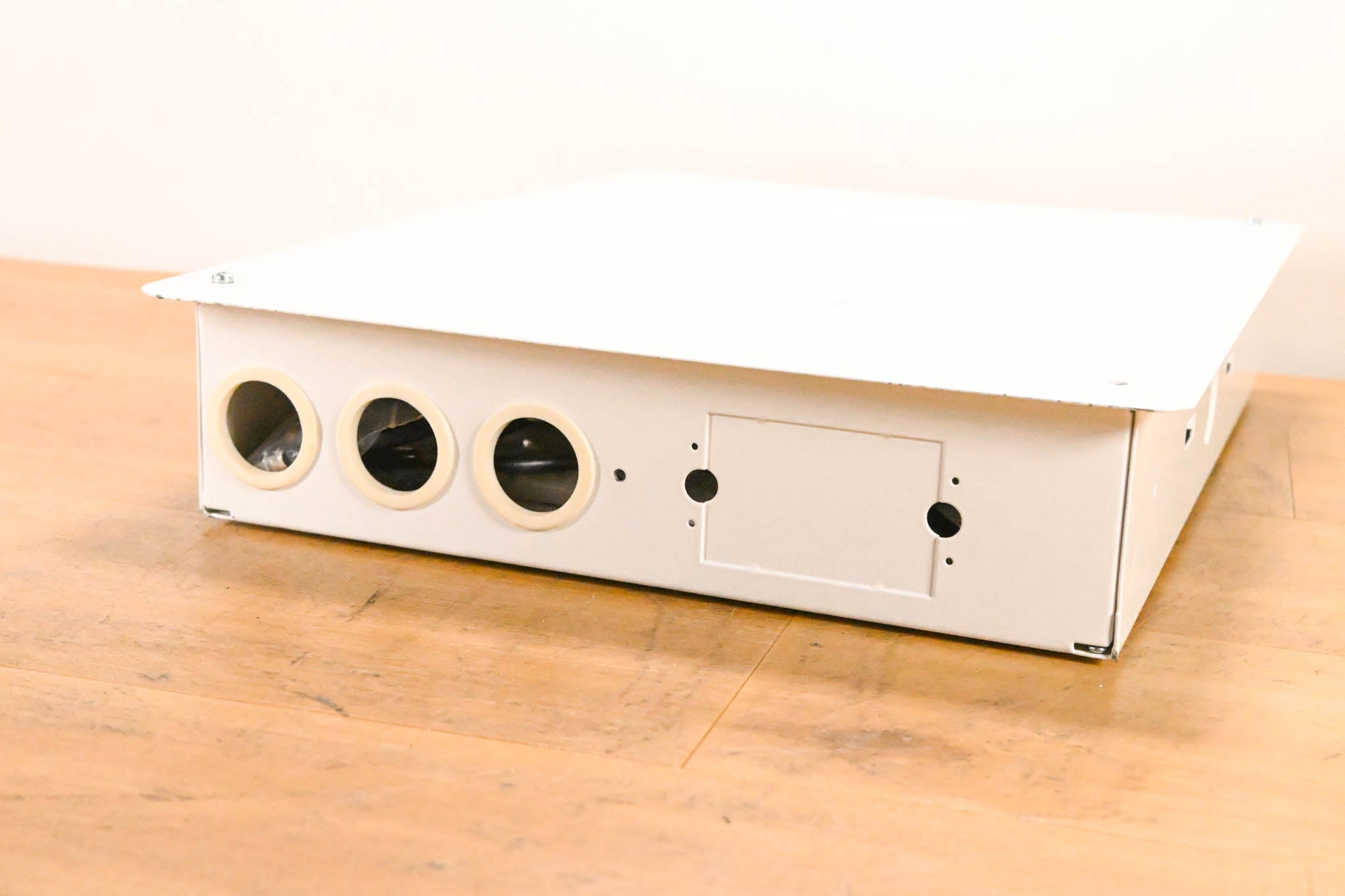 Channel Vision DP-3/12-II Amplified RF Coax Distribution Panel