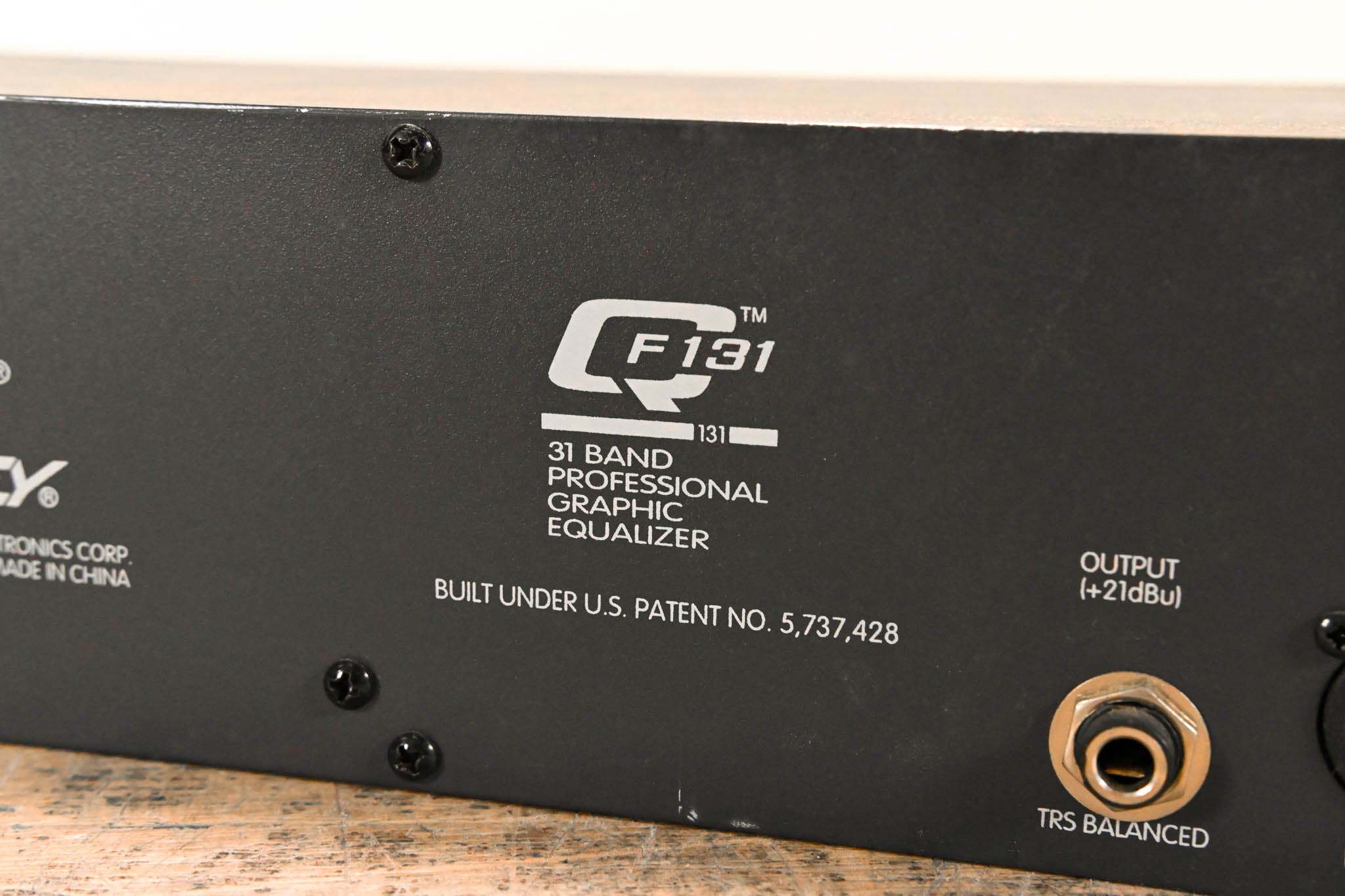 Peavey QF 131 31-Band Graphic Equalizer