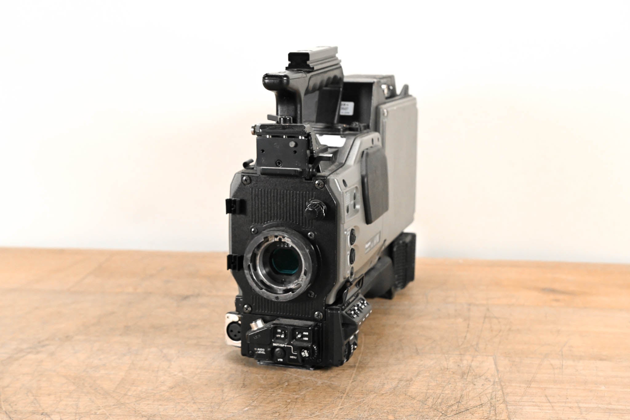 Ikegami HL-60W Digital Camera Body with TA-593 Triax Camera Adapter