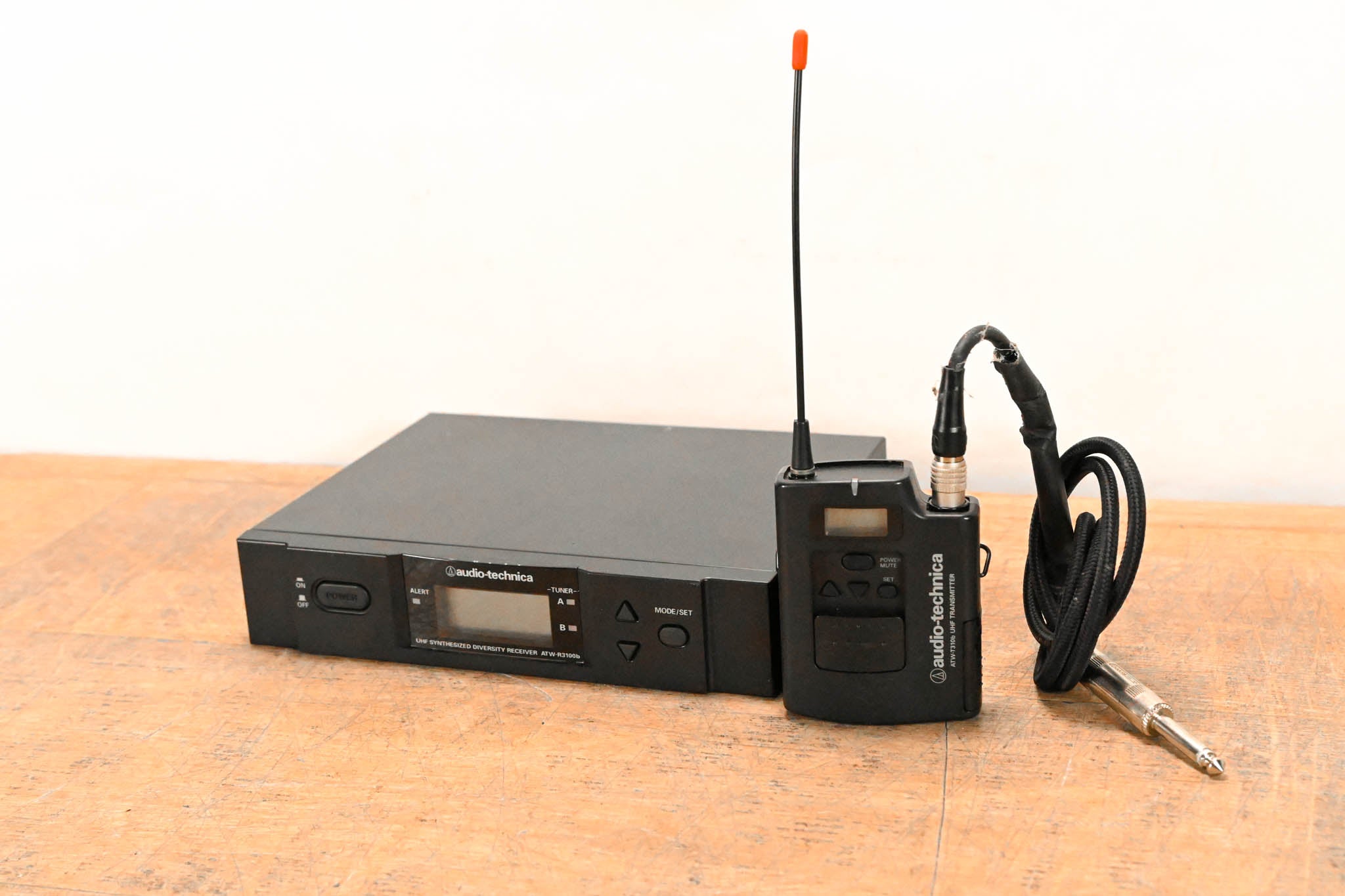 Audio-Technica ATW-R3100bl Receiver w/ Bodypack - 482-507 MHz (NO PSU)