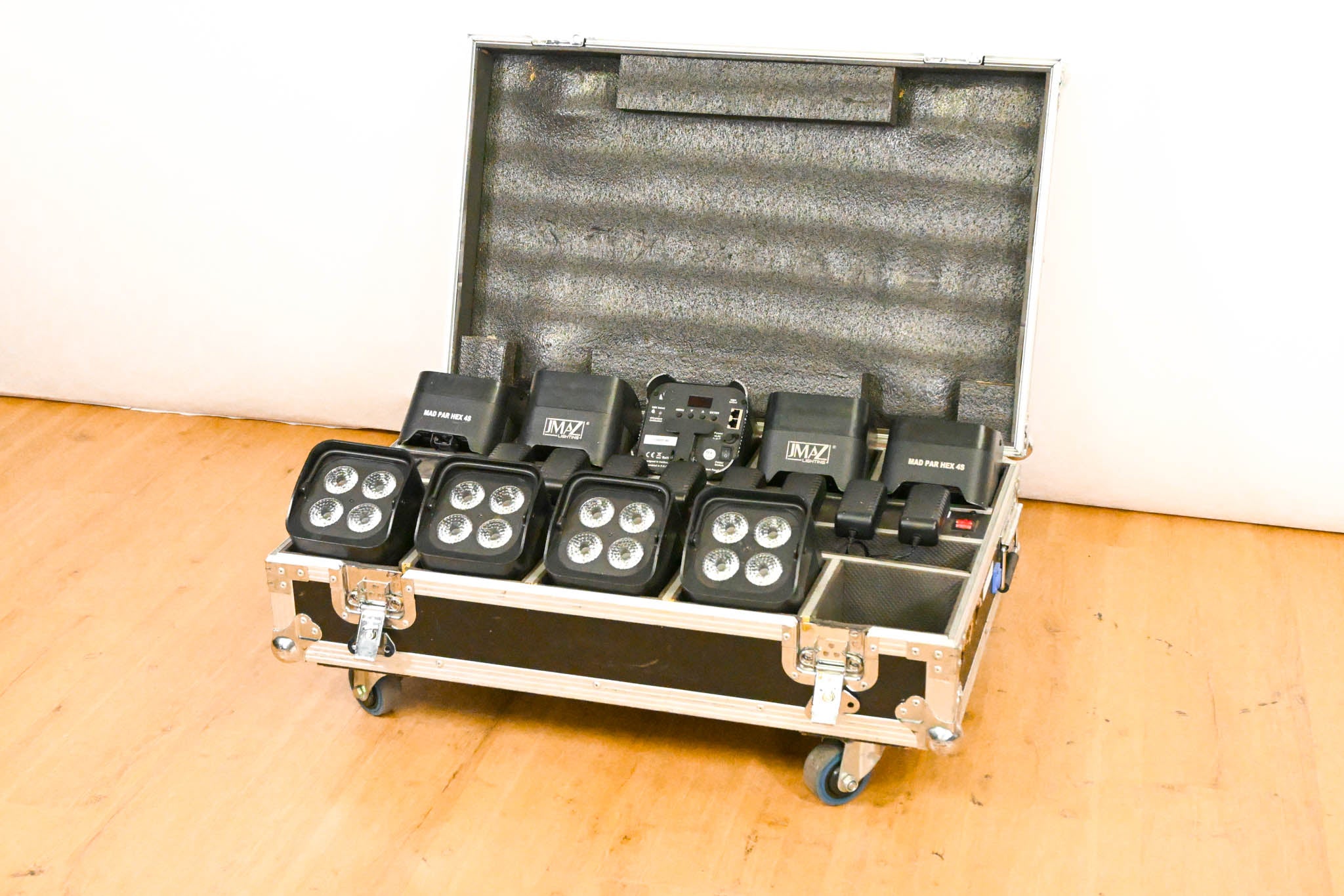 JMAZ Lighting MAD PAR HEX 4S 9x Battery LED Uplights w/ Charging Case