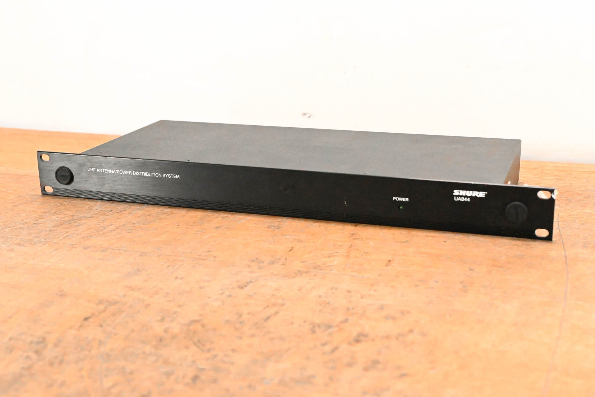 Shure UA844SWB Antenna Distribution System - 470-952 MHz NO POWER SUPPLY
