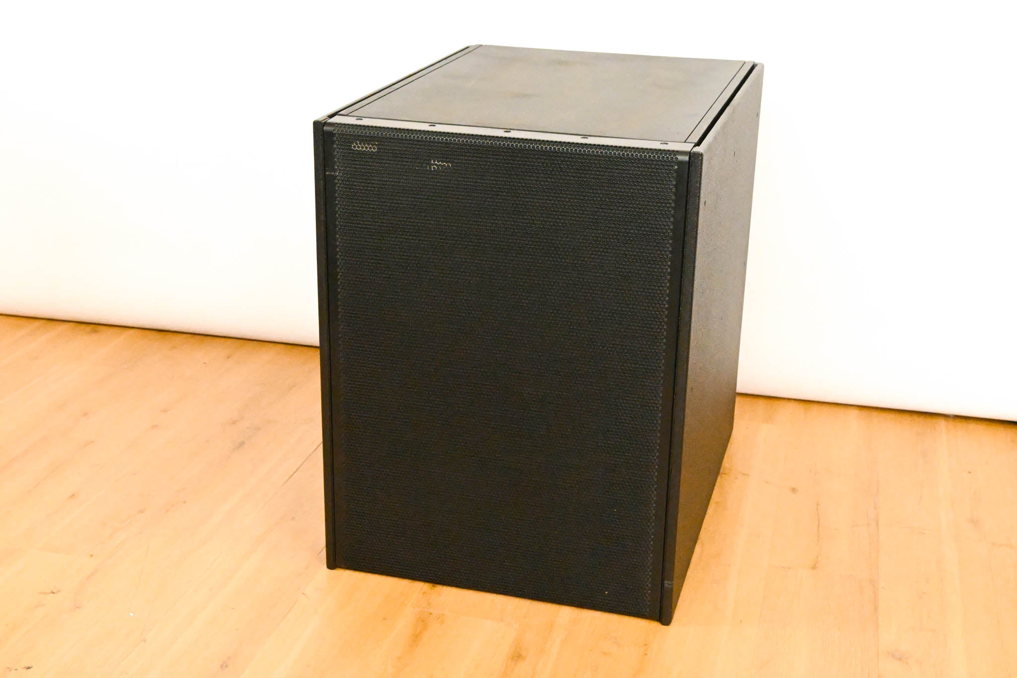 Electro-Voice (EV) EVA-2151D Dual 15" Passive Line Array Subwoofer