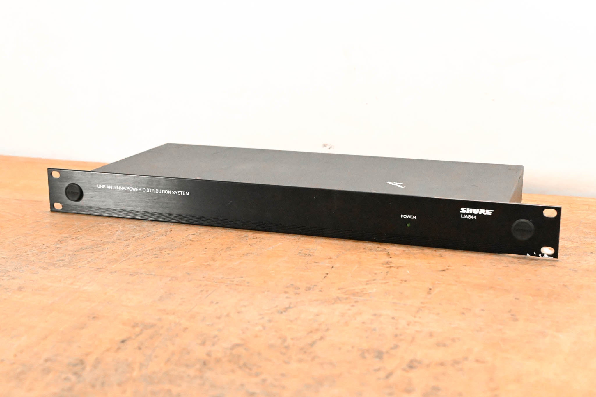 Shure UA844SWB Antenna Distribution System - 470-952 MHz NO POWER SUPPLY