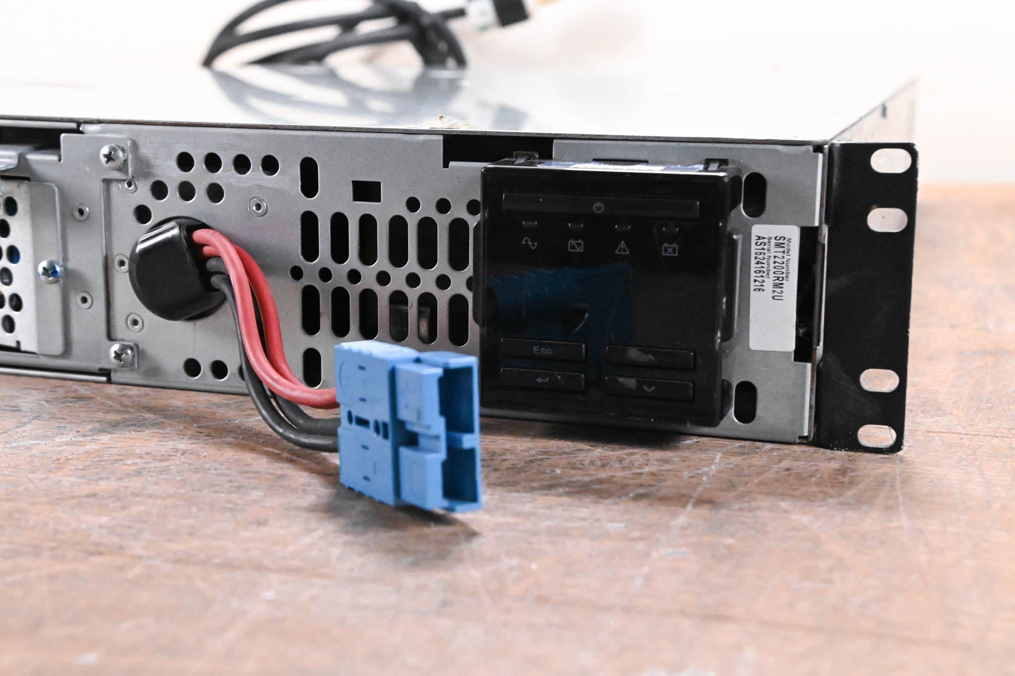 APC SMT2200RM2U Line Interactive 2200VA Smart-UPS