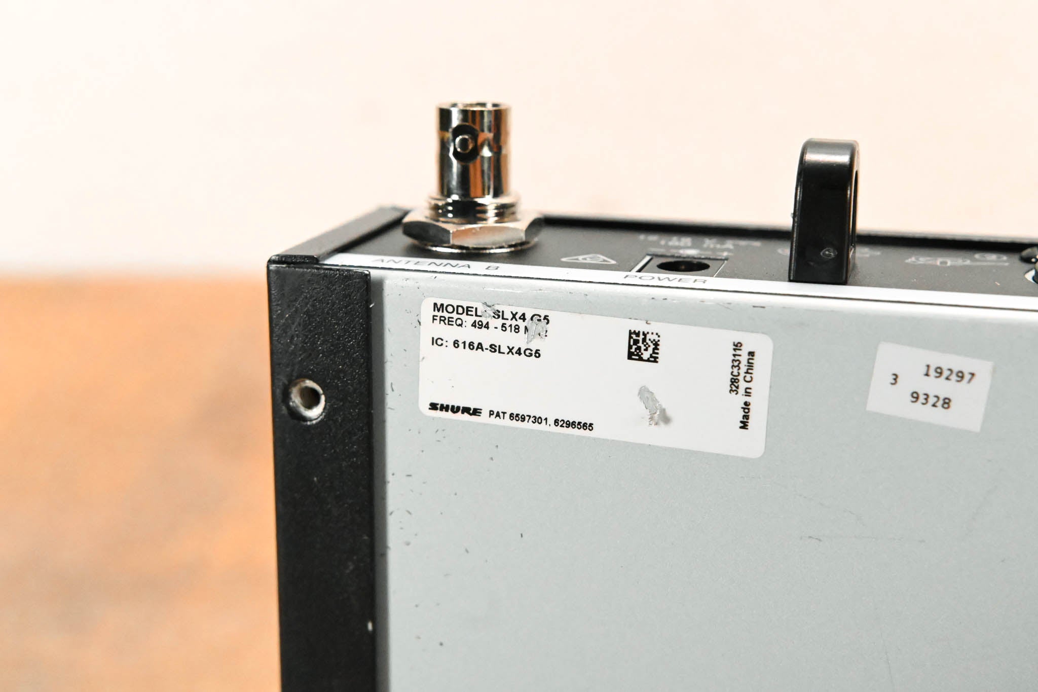 Shure SLX4 Wireless Receiver - G5 Band: 494-518 MHz (NO POWER SUPPLY)