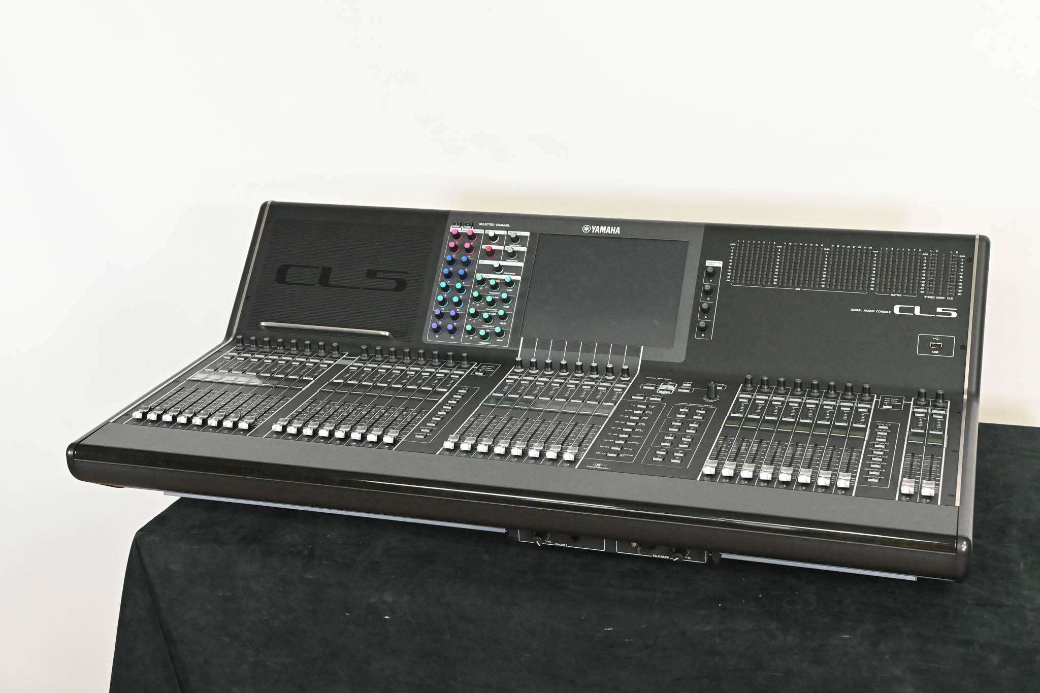 Yamaha CL5 72-Channel Digital Mixing Console