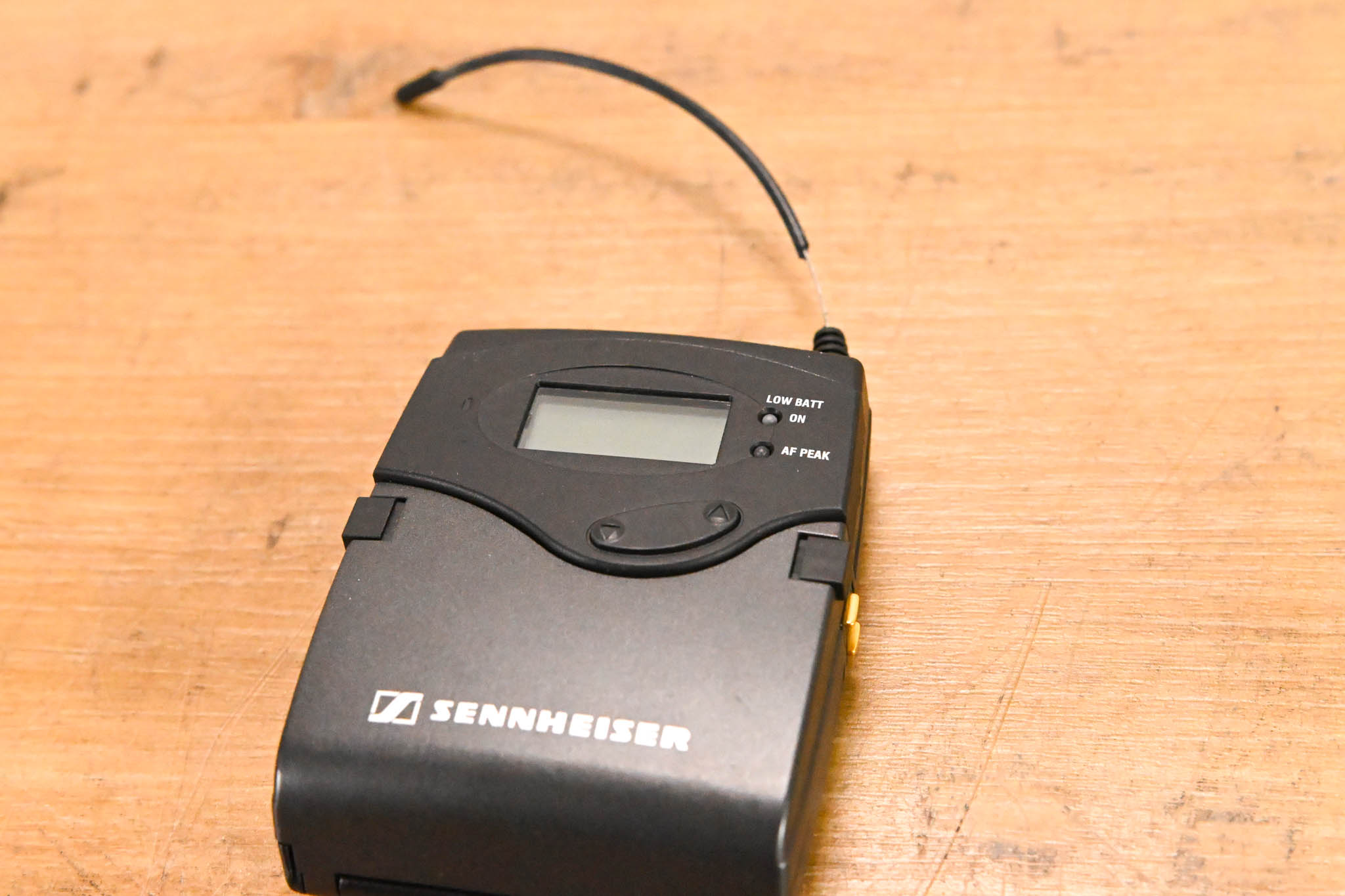 Sennheiser EM 2050 Wireless Receiver w/ one Beltpack - 516-558 MHz