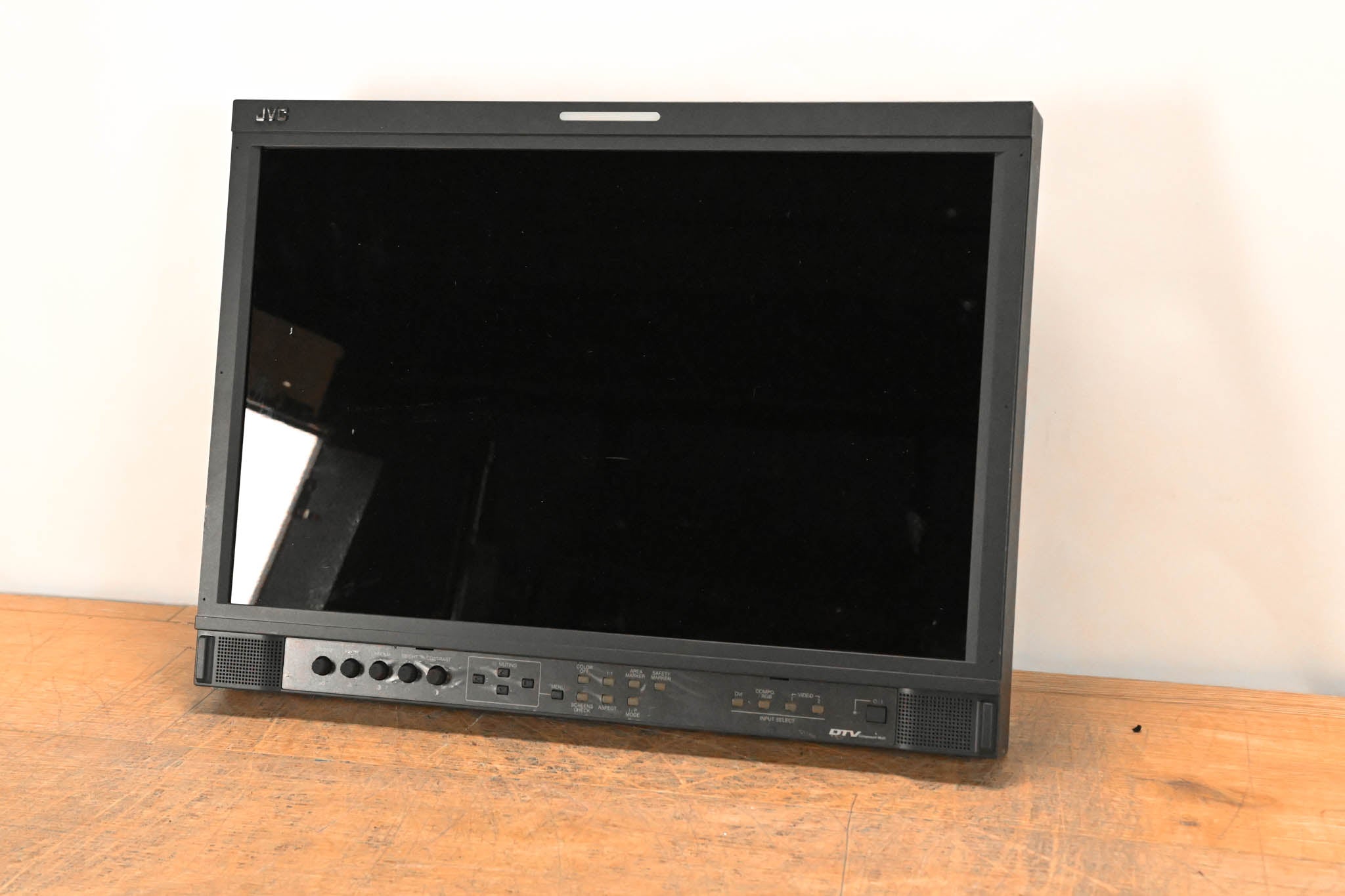 JVC DT-V20L1 20-inch HD Multi-Format Studio Monitor