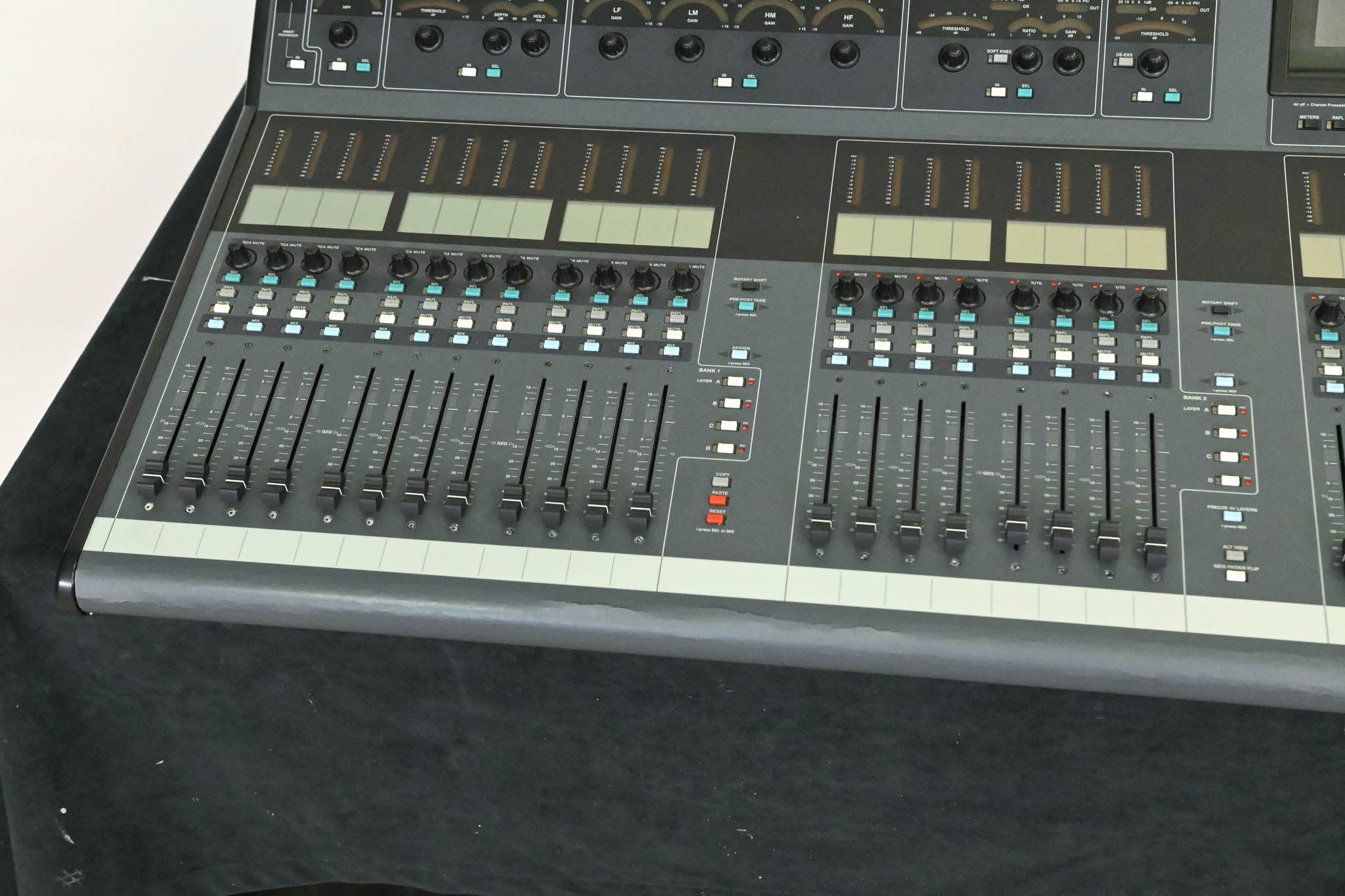 Allen & Heath iLive-T112 Mixing Surface with iDR-48 Fixed Format MixRack