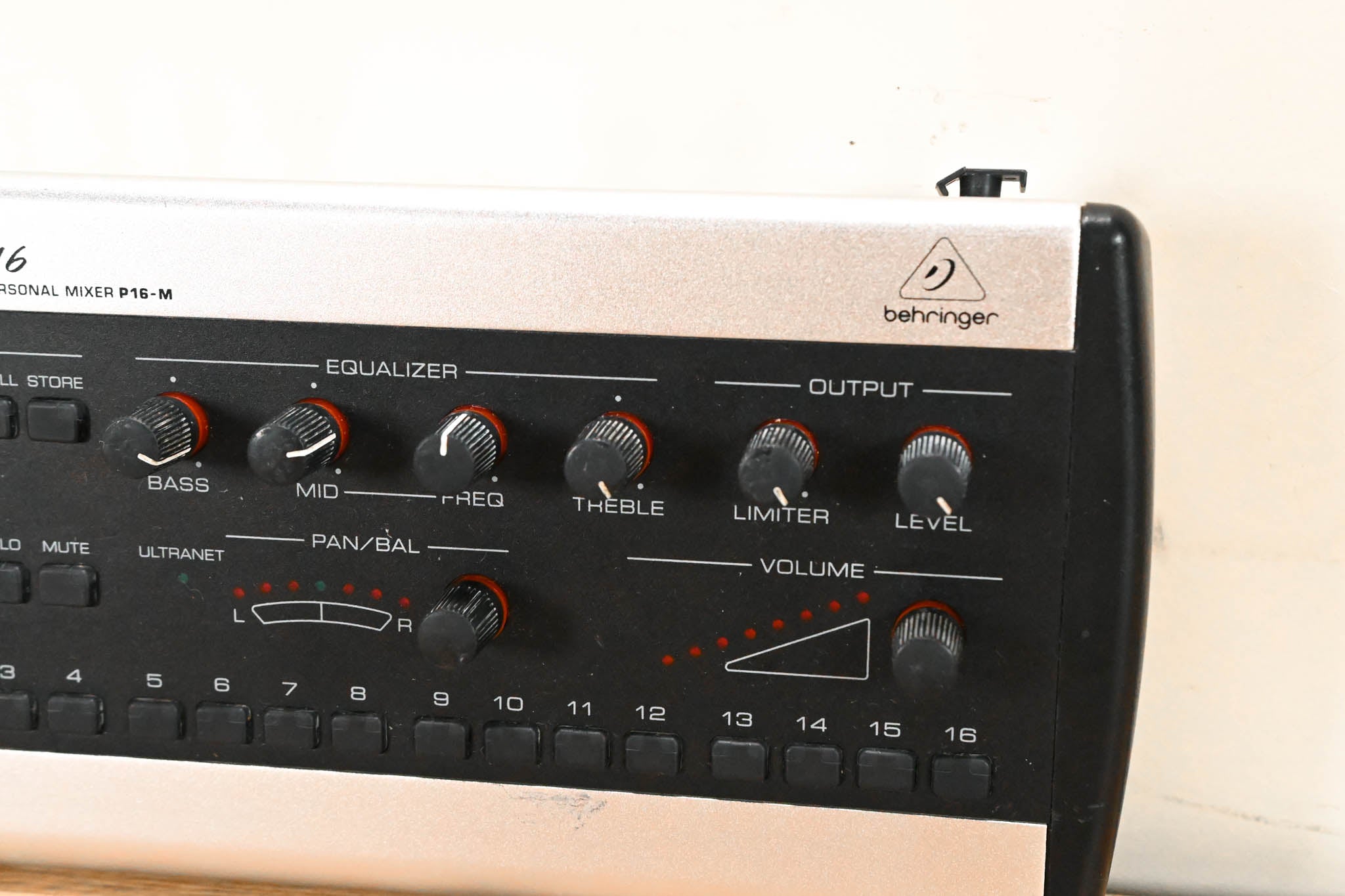 Behringer Powerplay P16-M 16-Channel Digital Personal Mixer