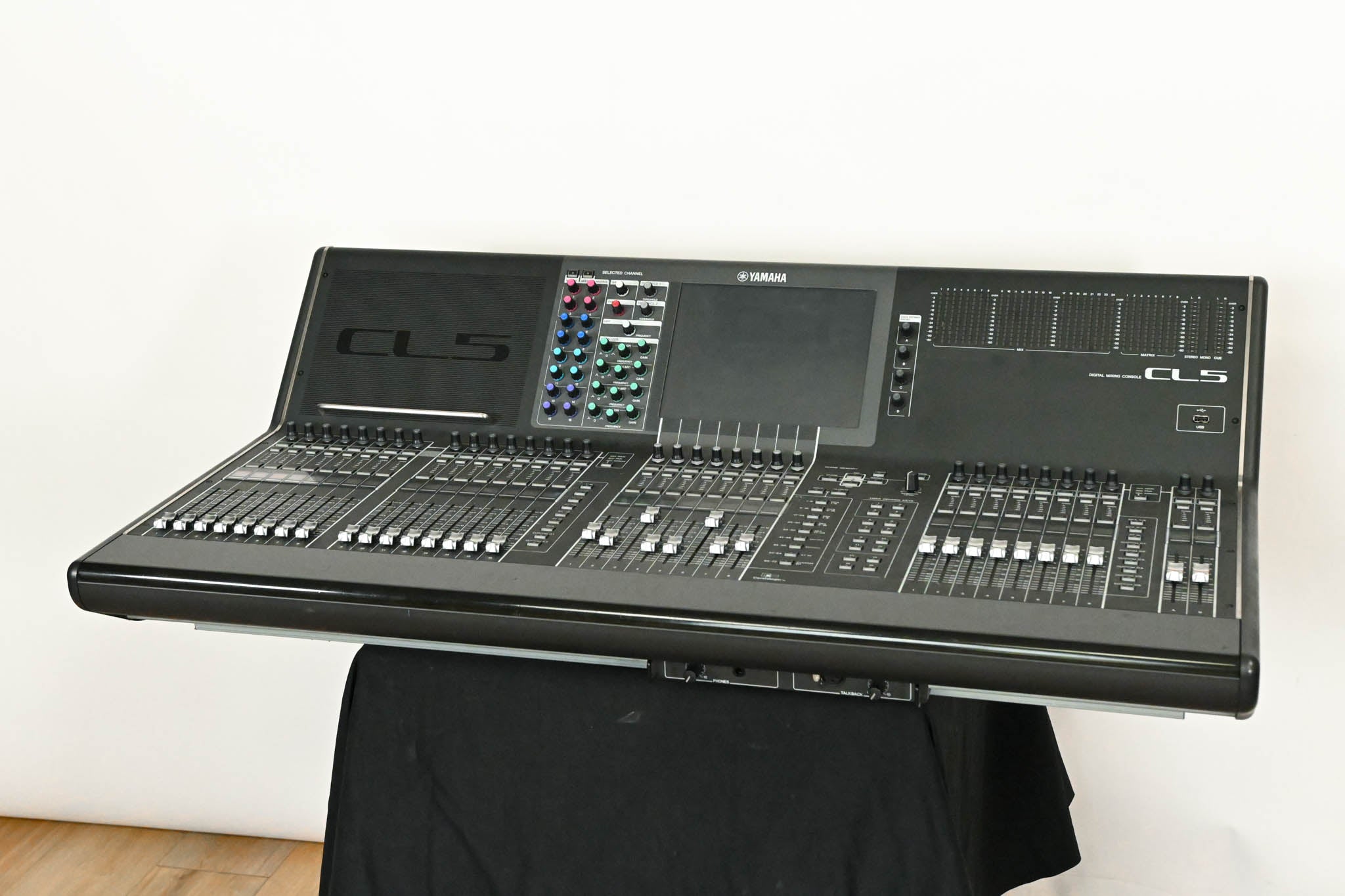 Yamaha CL5 72-Channel Digital Mixing Console