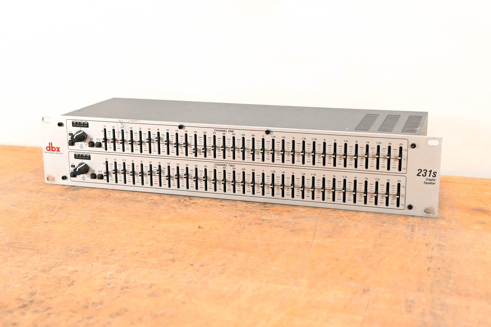 dbx 231s Two-Channel 31-Band Equalizer